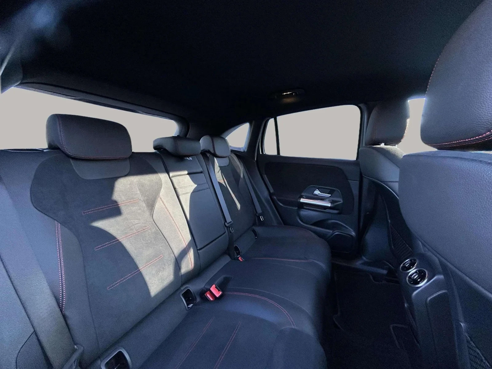 Mercedes-Benz-EQA-image-15