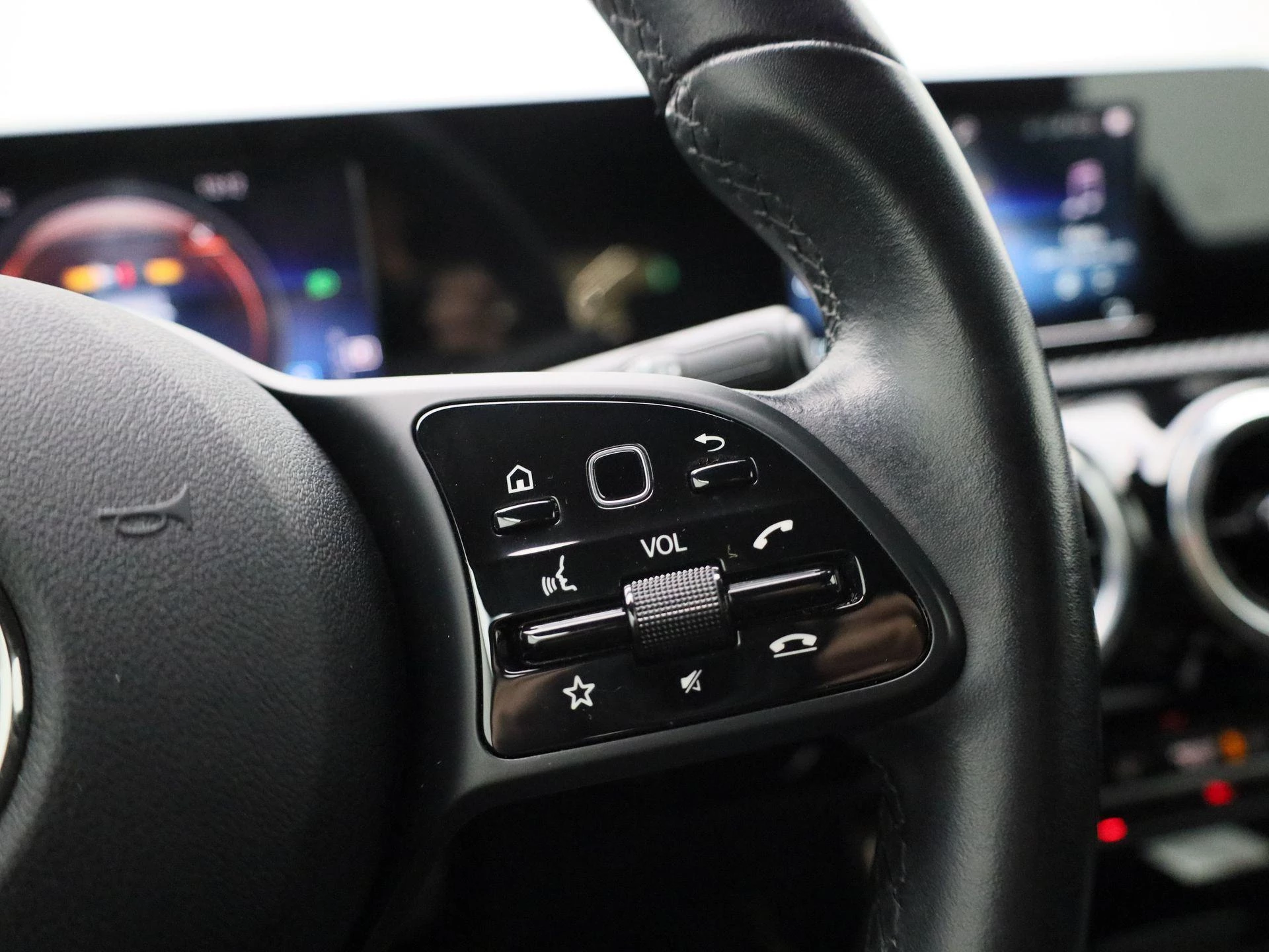 Mercedes-Benz-A-Klasse-image-21