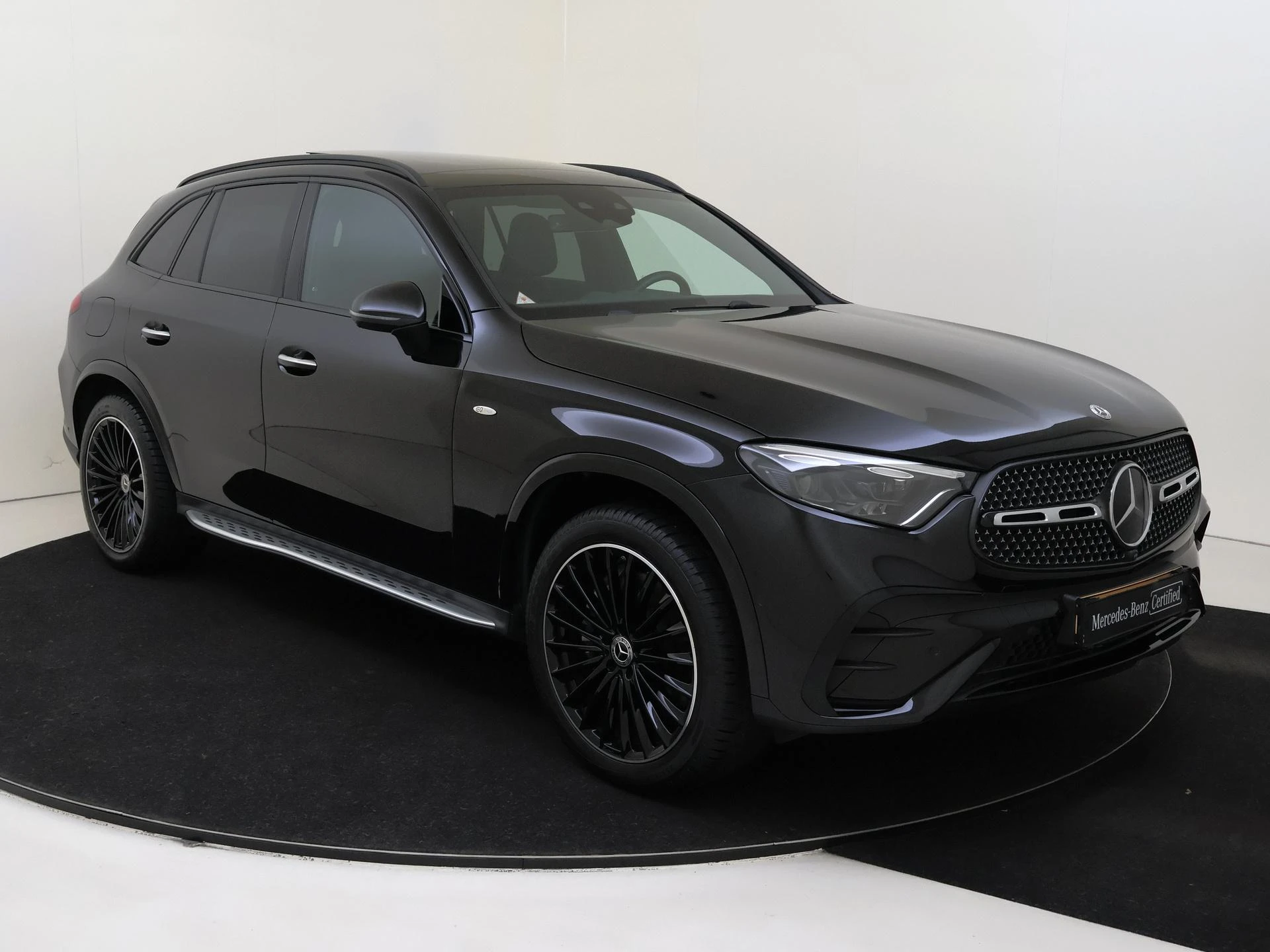 Mercedes-Benz-GLC-image-1