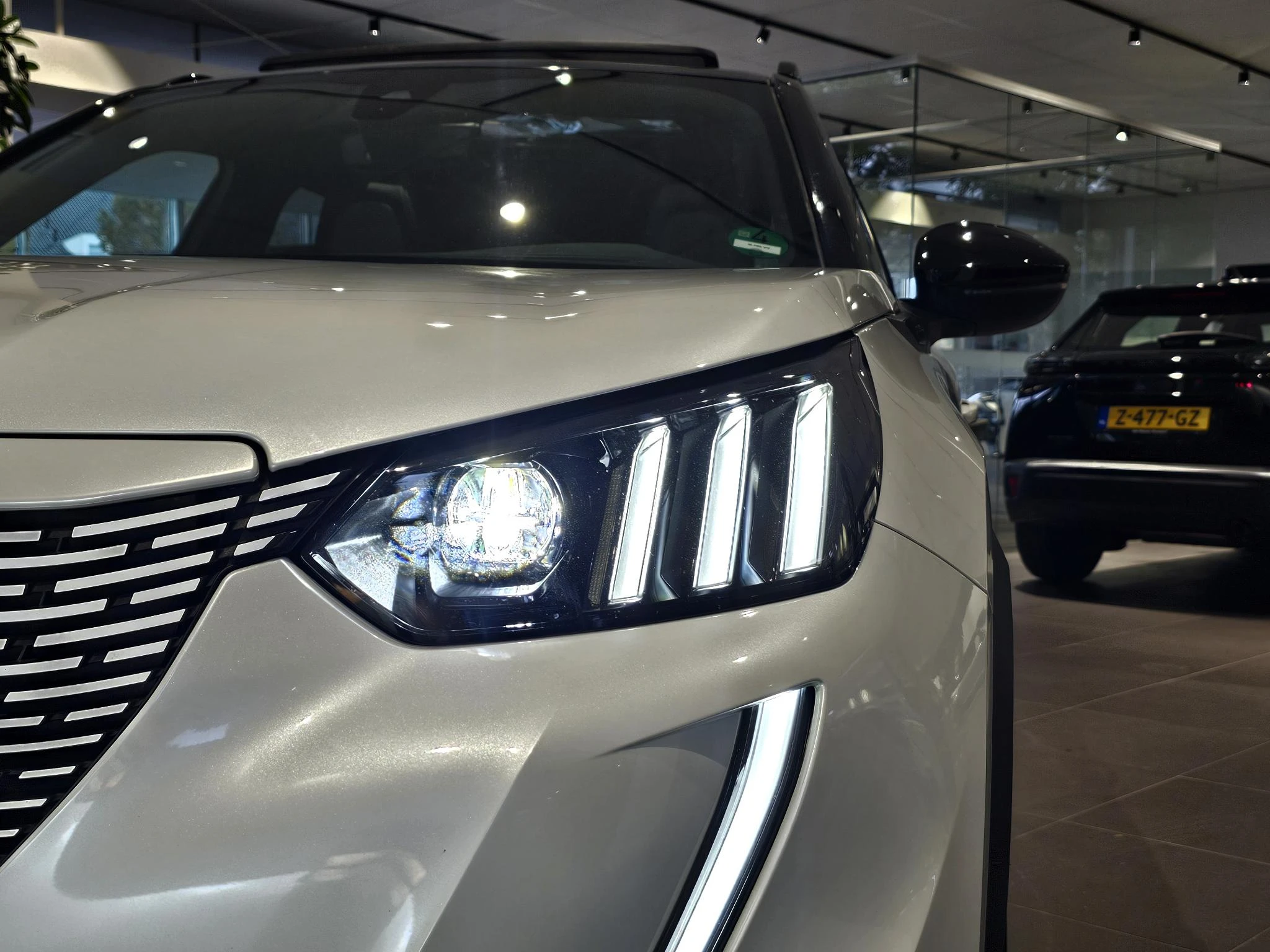 Peugeot-e-2008-image-26