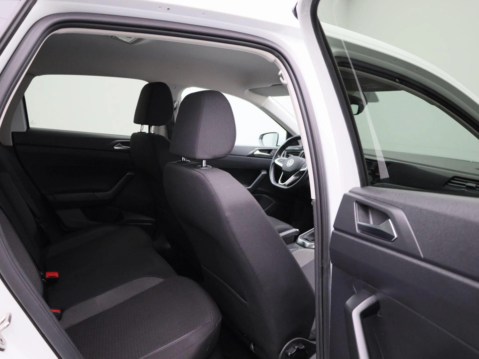 Volkswagen-Polo-image-30