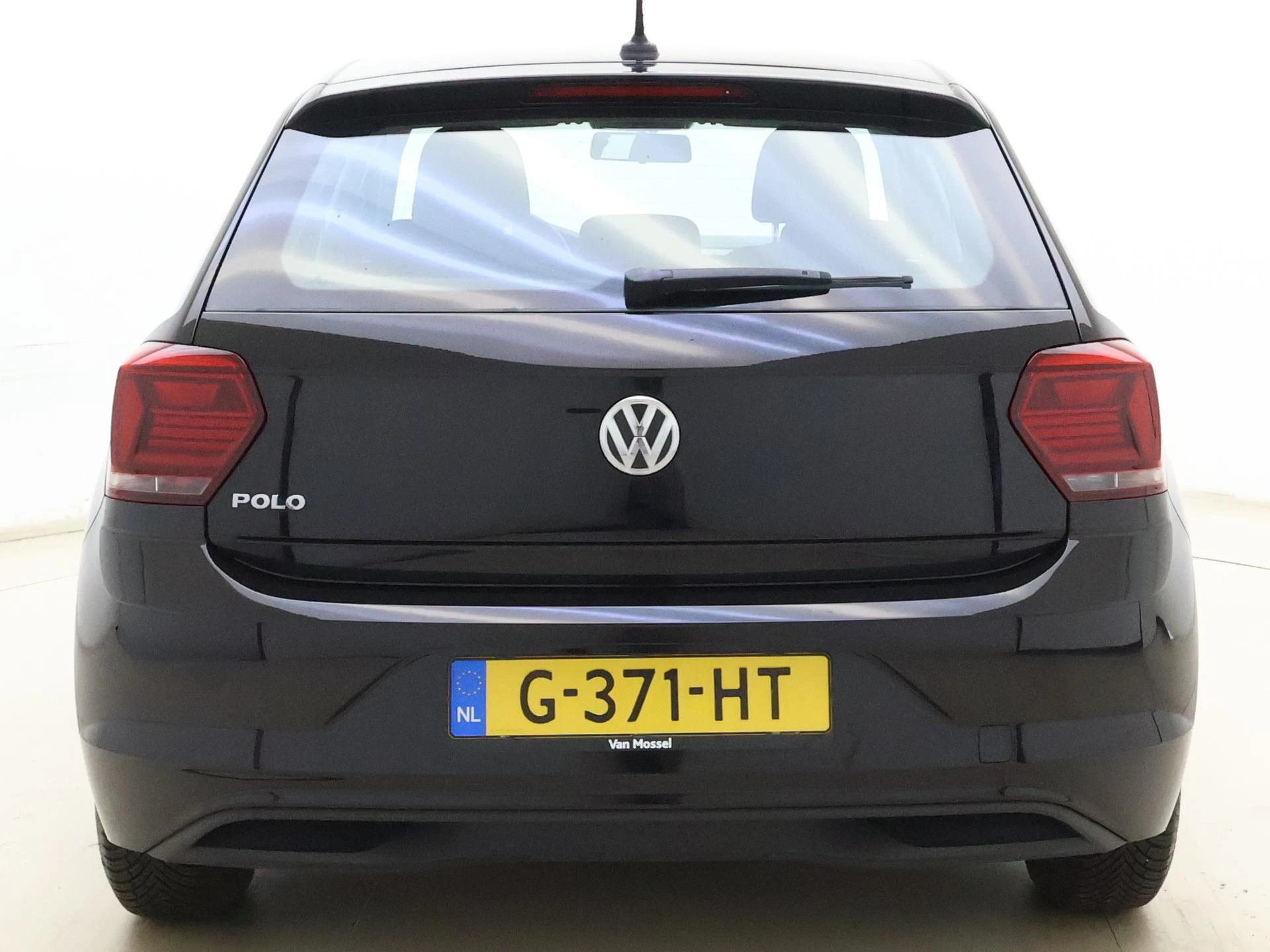 Volkswagen-Polo-image-7