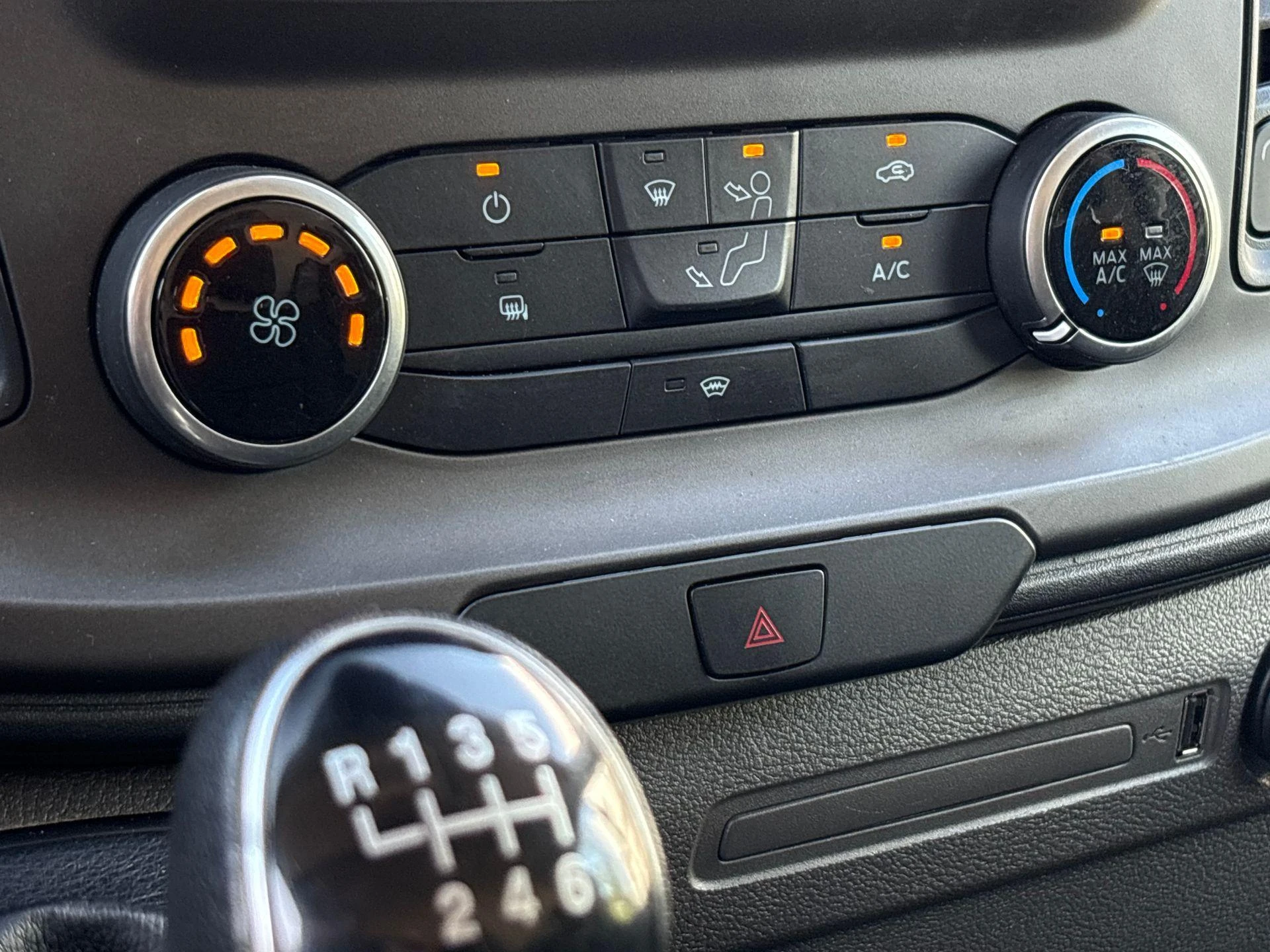 Ford-Transit-image-14