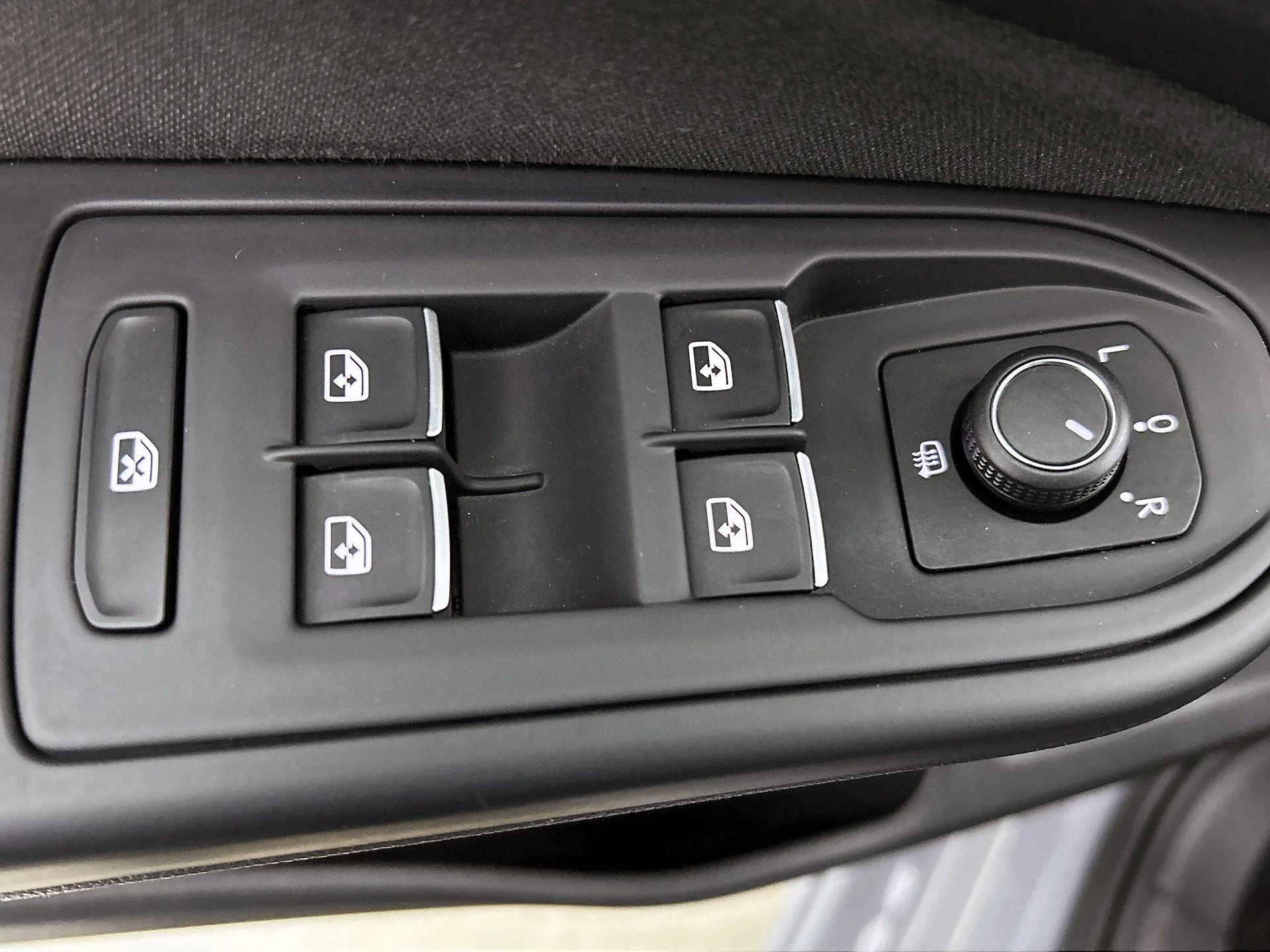 Volkswagen-Golf-image-38