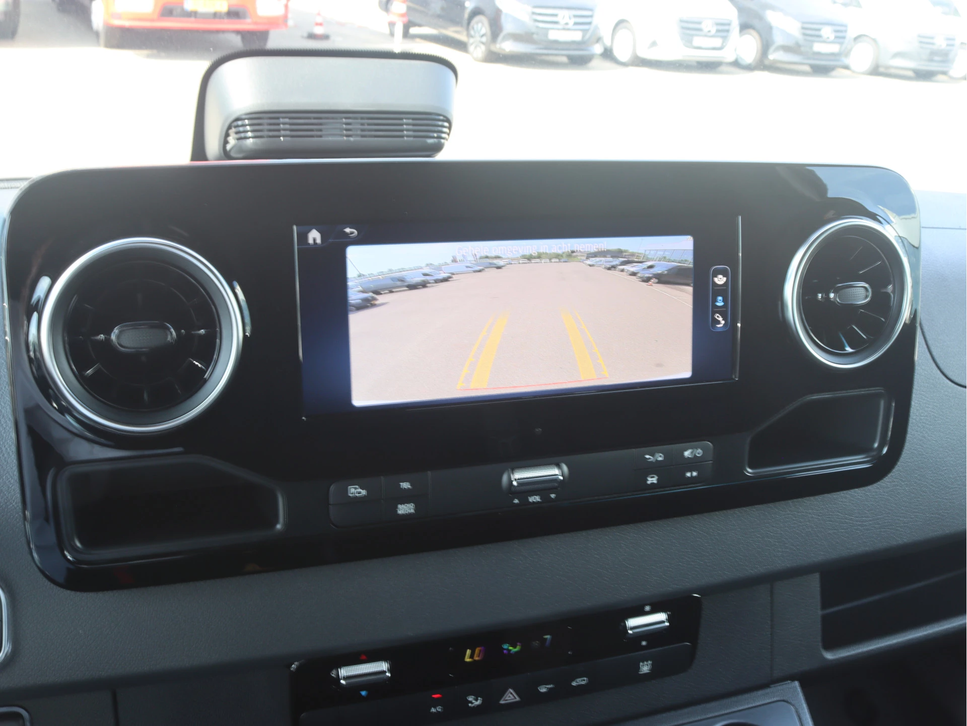 Mercedes-Benz-Sprinter-image-9