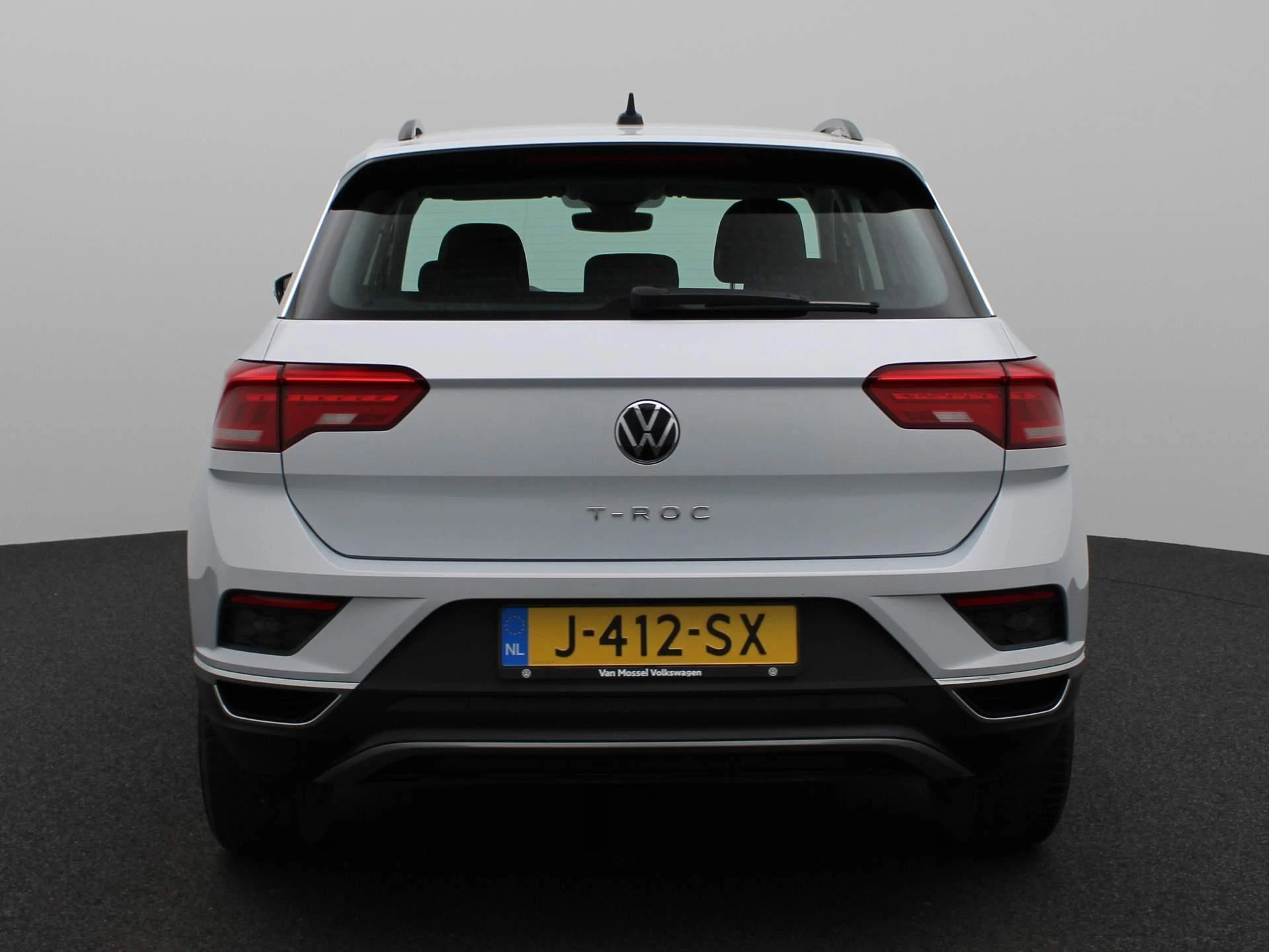 Volkswagen-T-Roc-image-4