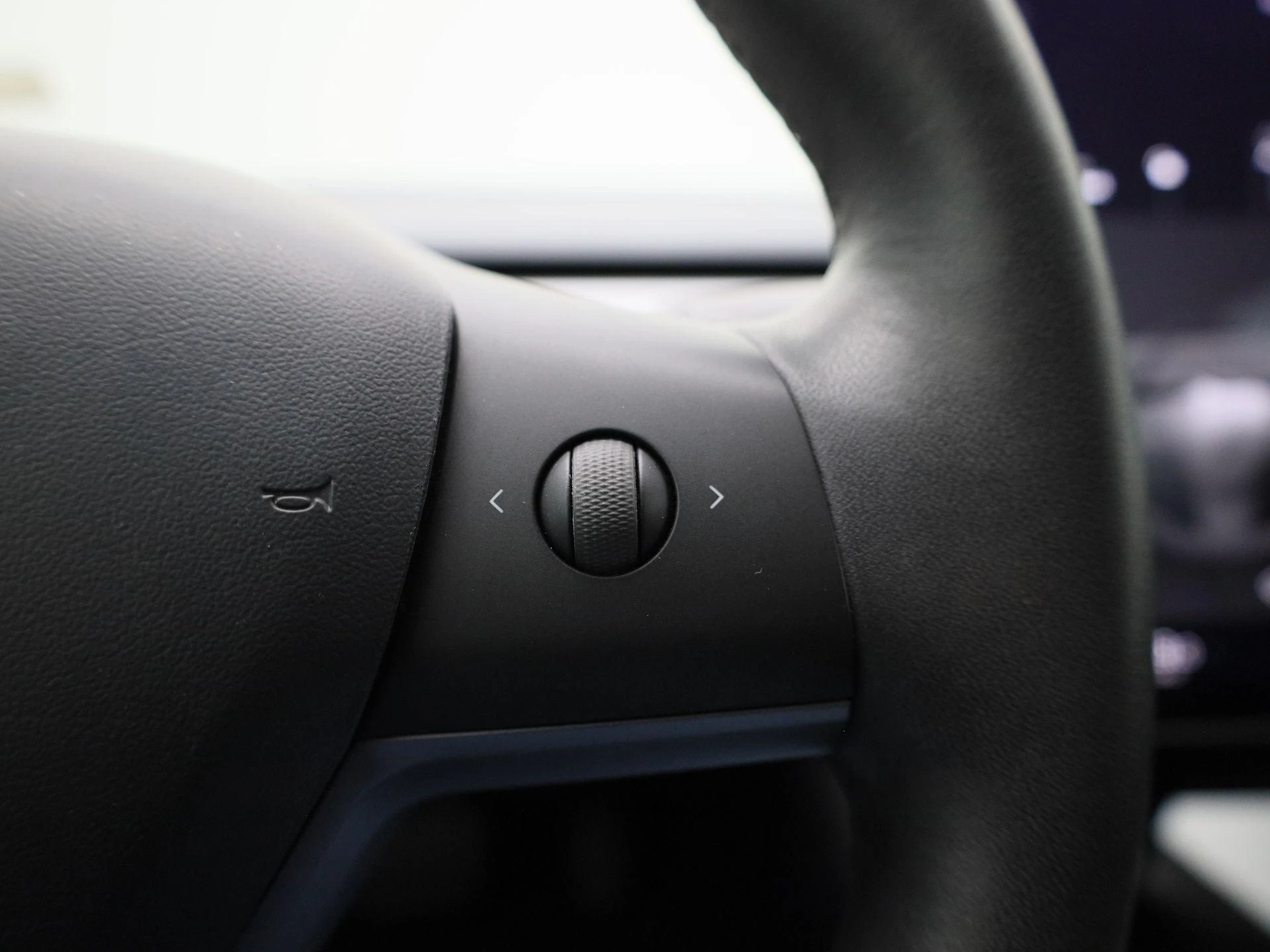Tesla-Model 3-image-18