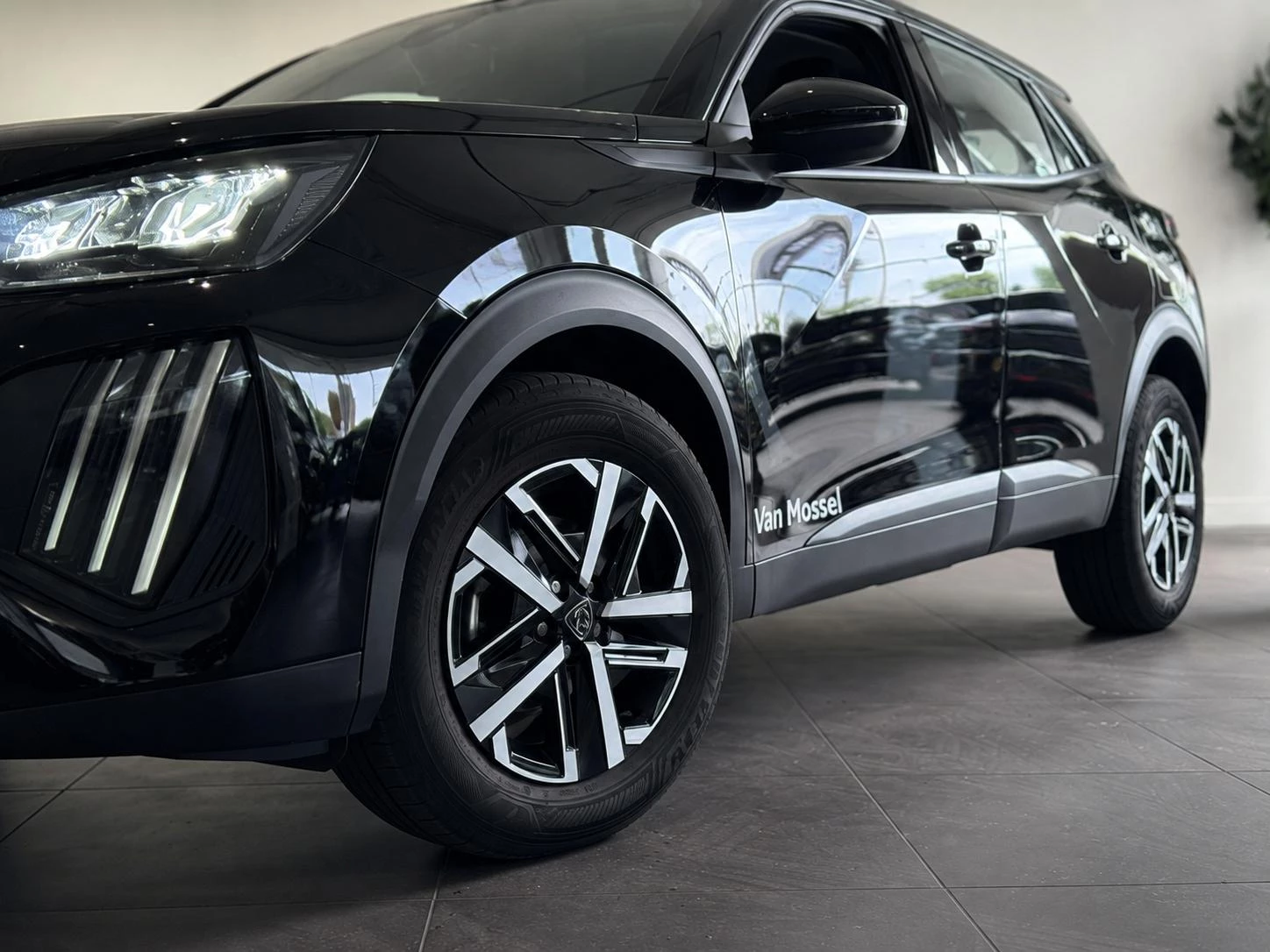 Peugeot-2008-image-1
