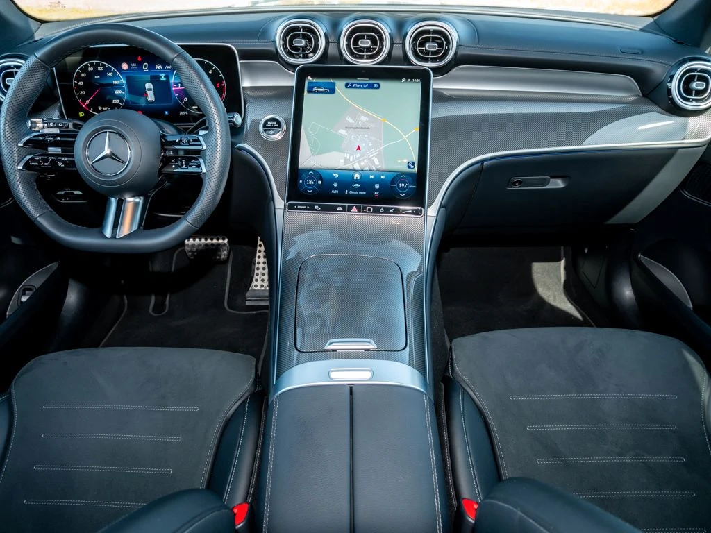 Mercedes-Benz-GLC 300 d-image-13
