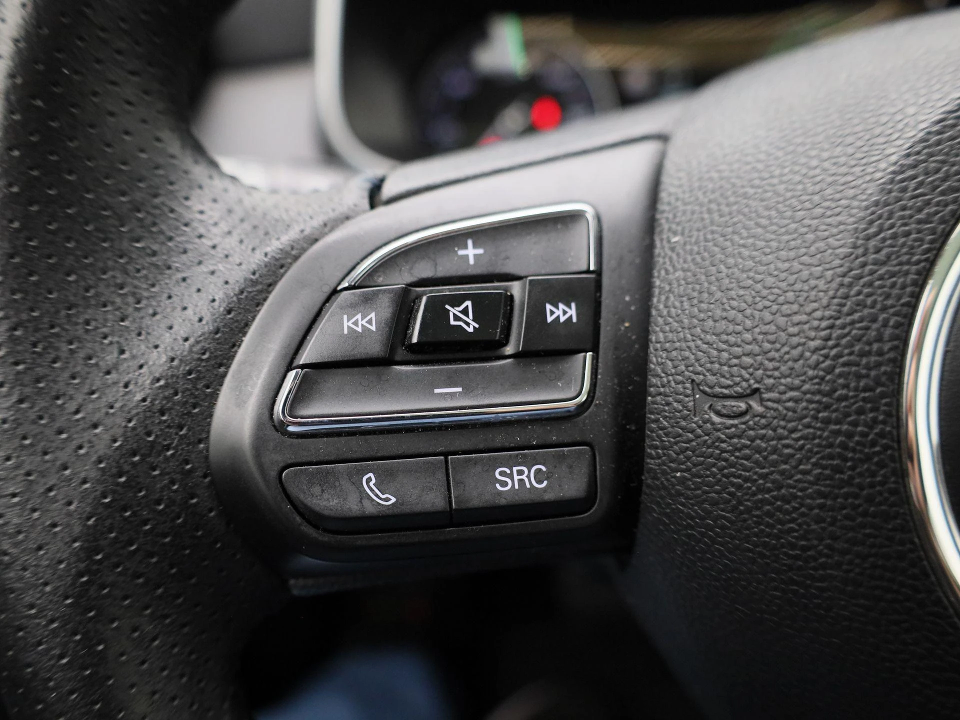 MG-ZS EV-image-17