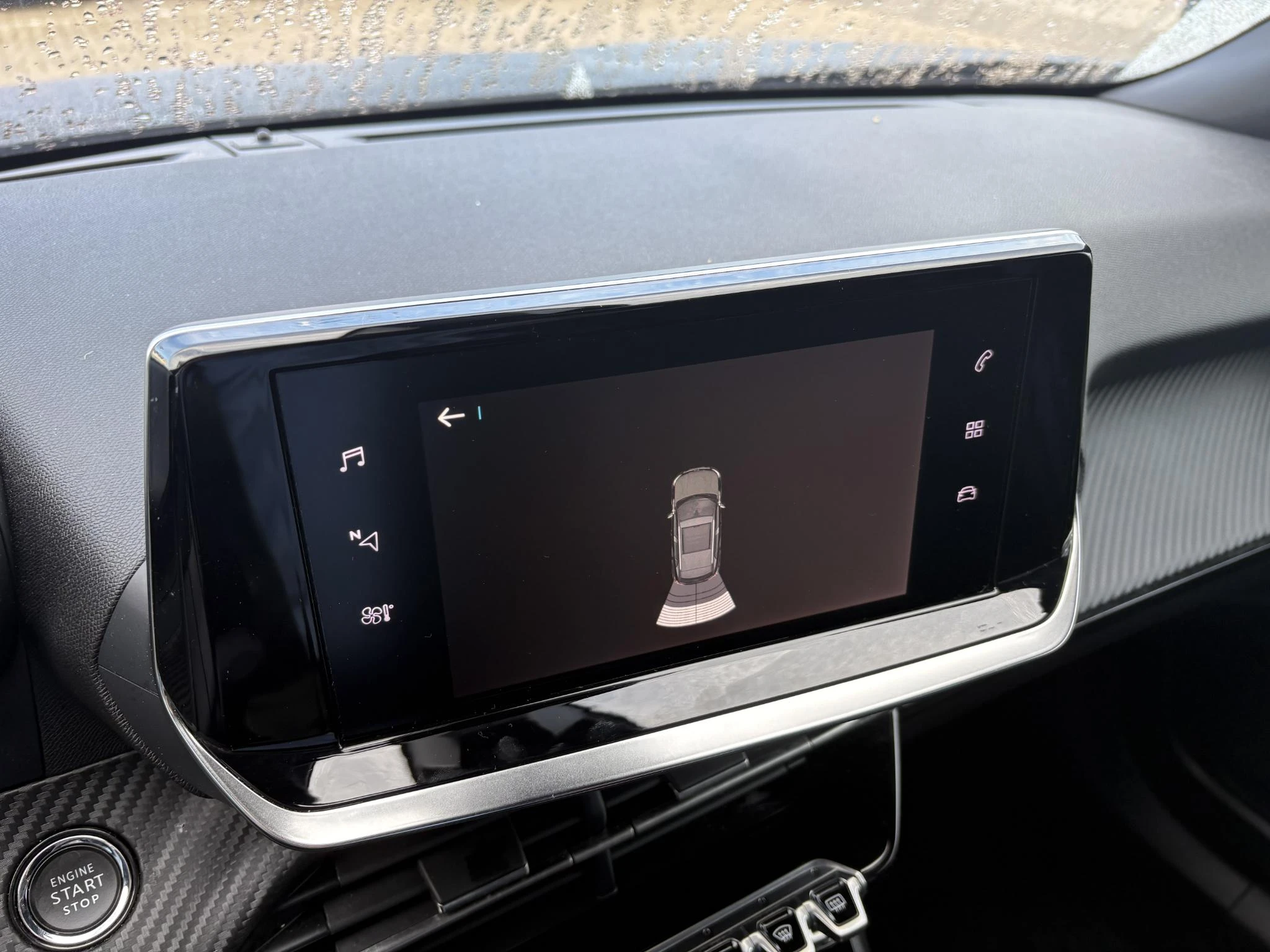Peugeot-e-2008-image-17