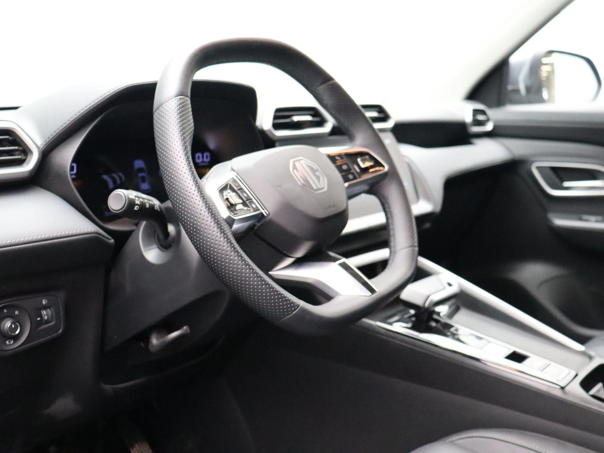 MG-ZS-image-9