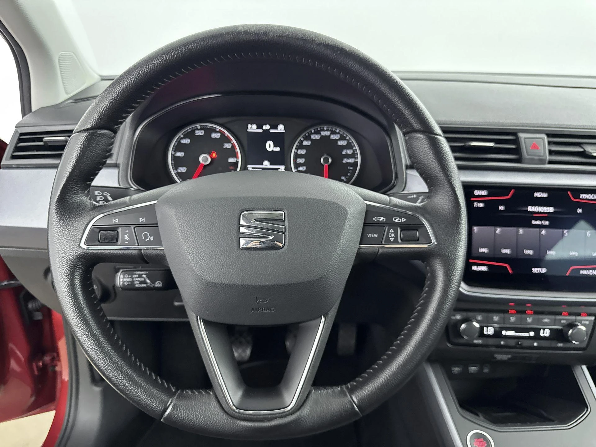 SEAT-Arona-image-8