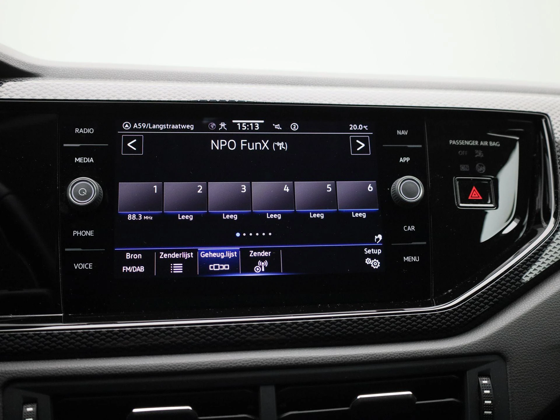 Volkswagen-Polo-image-17