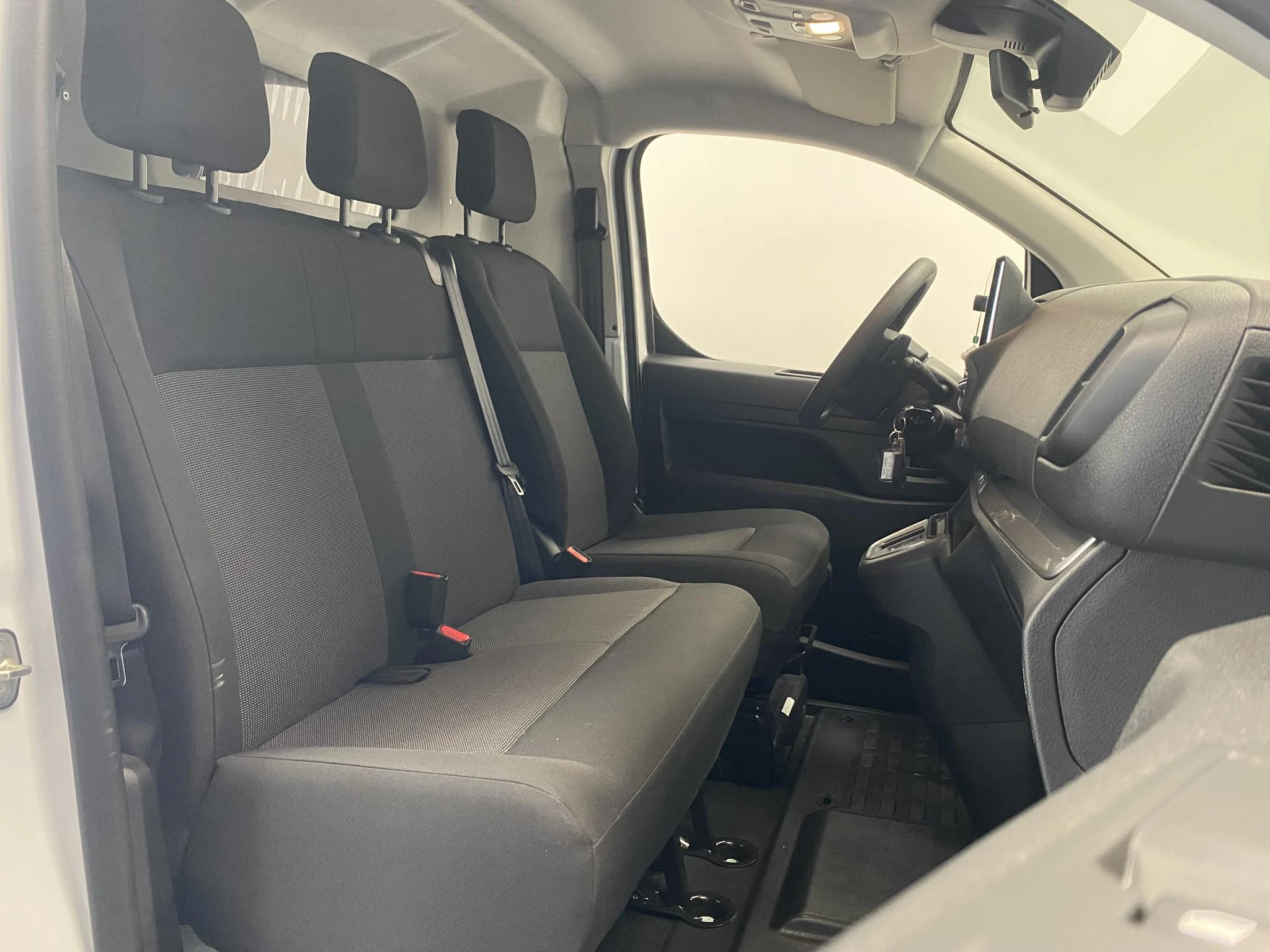 Peugeot e-Expert EV L2 75 kWh