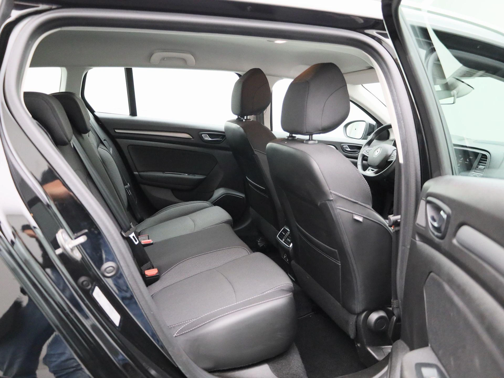 Renault-Megane E-Tech-image-36