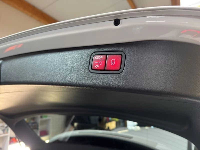 Mercedes-Benz C-Klasse 220 T d 4M AMG STANDH MEMORY 360 KEYLESS NIGHT AMG LineW206 C 220 T d 4M AMG STANDH MEMORY 360 KEYLESS NIGHT AMG Line