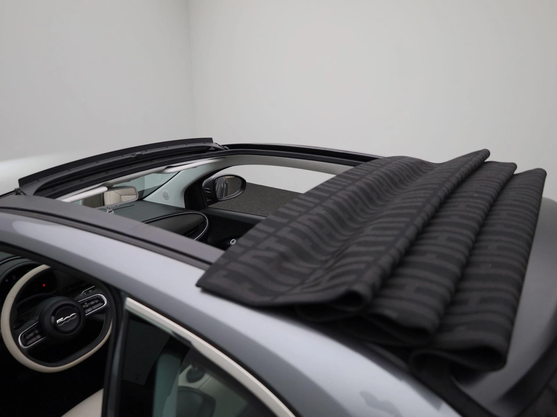 Fiat-500e-image-30