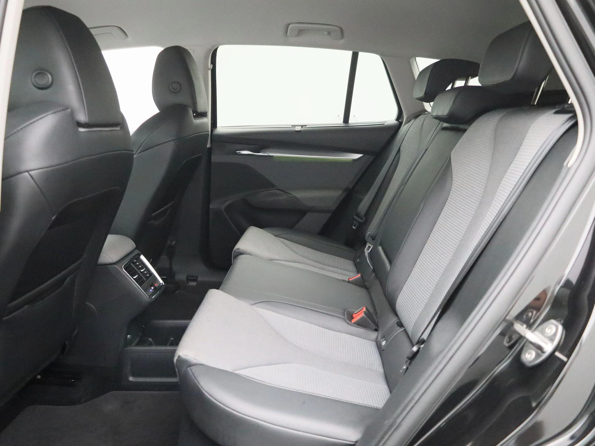 Škoda-Enyaq iV-image-10