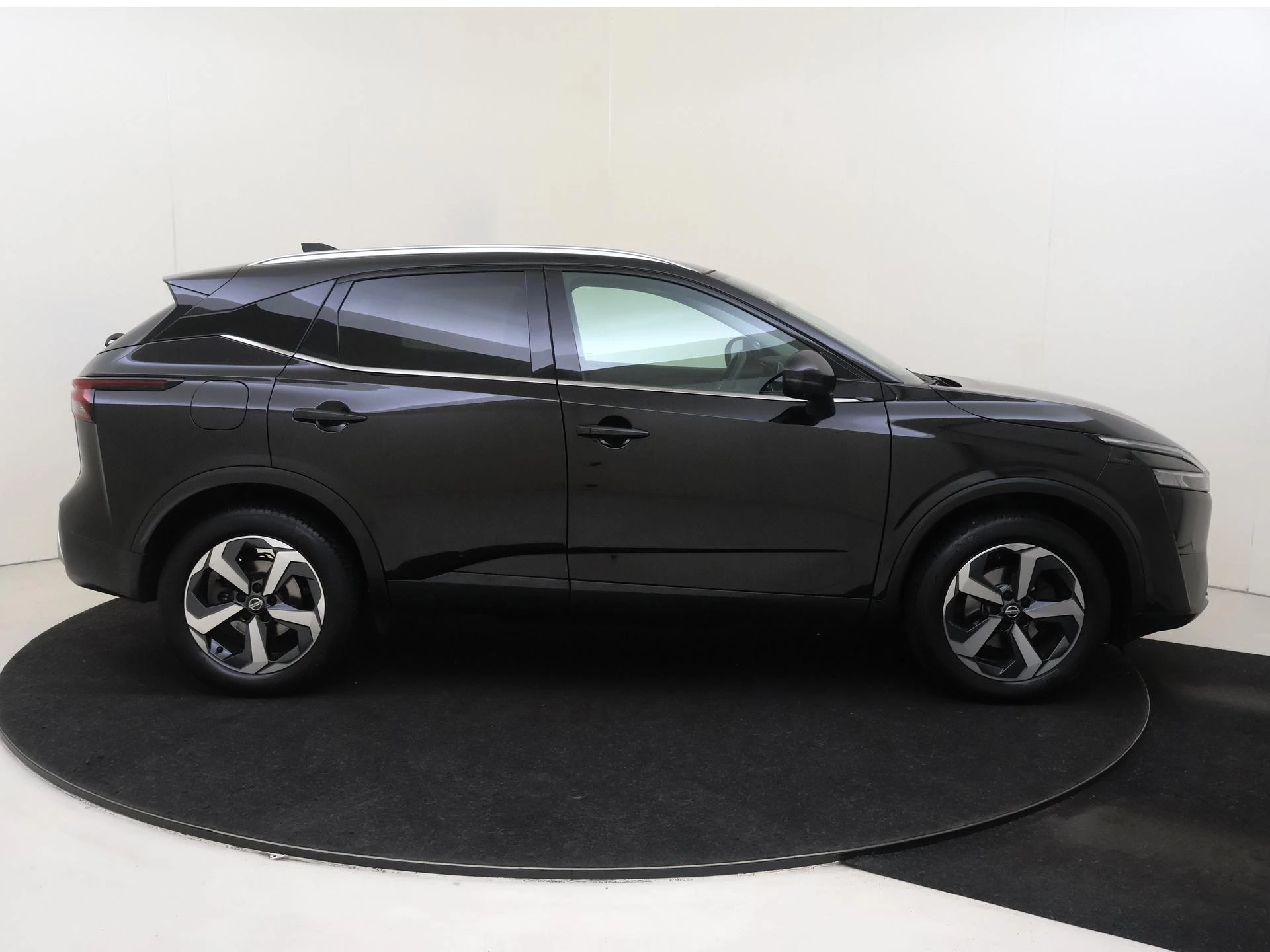 Nissan-QASHQAI-image-8