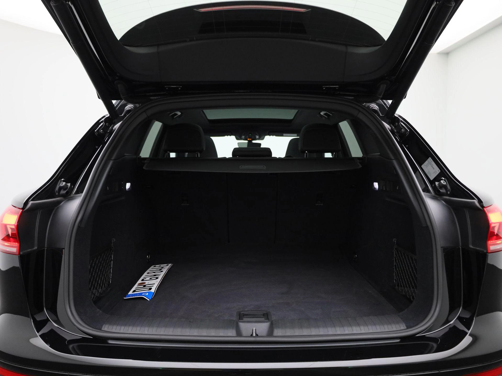 Audi-Q6 e-tron-image-13