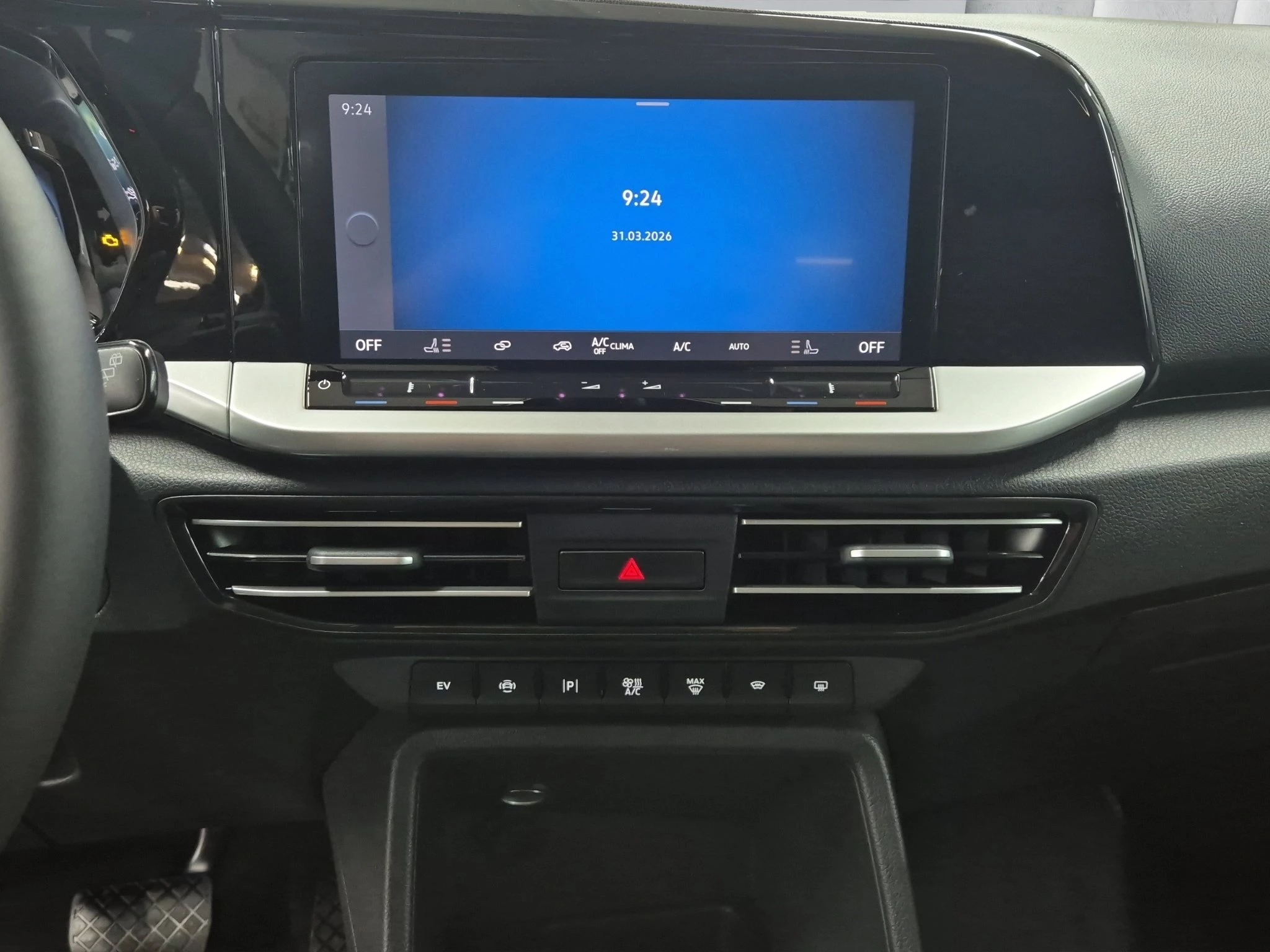Ford Tourneo Connect Titanium Grand 1.5 l EcoBoost PHEV. 6-Gang-Automatikgetriebe. Frontantrieb
