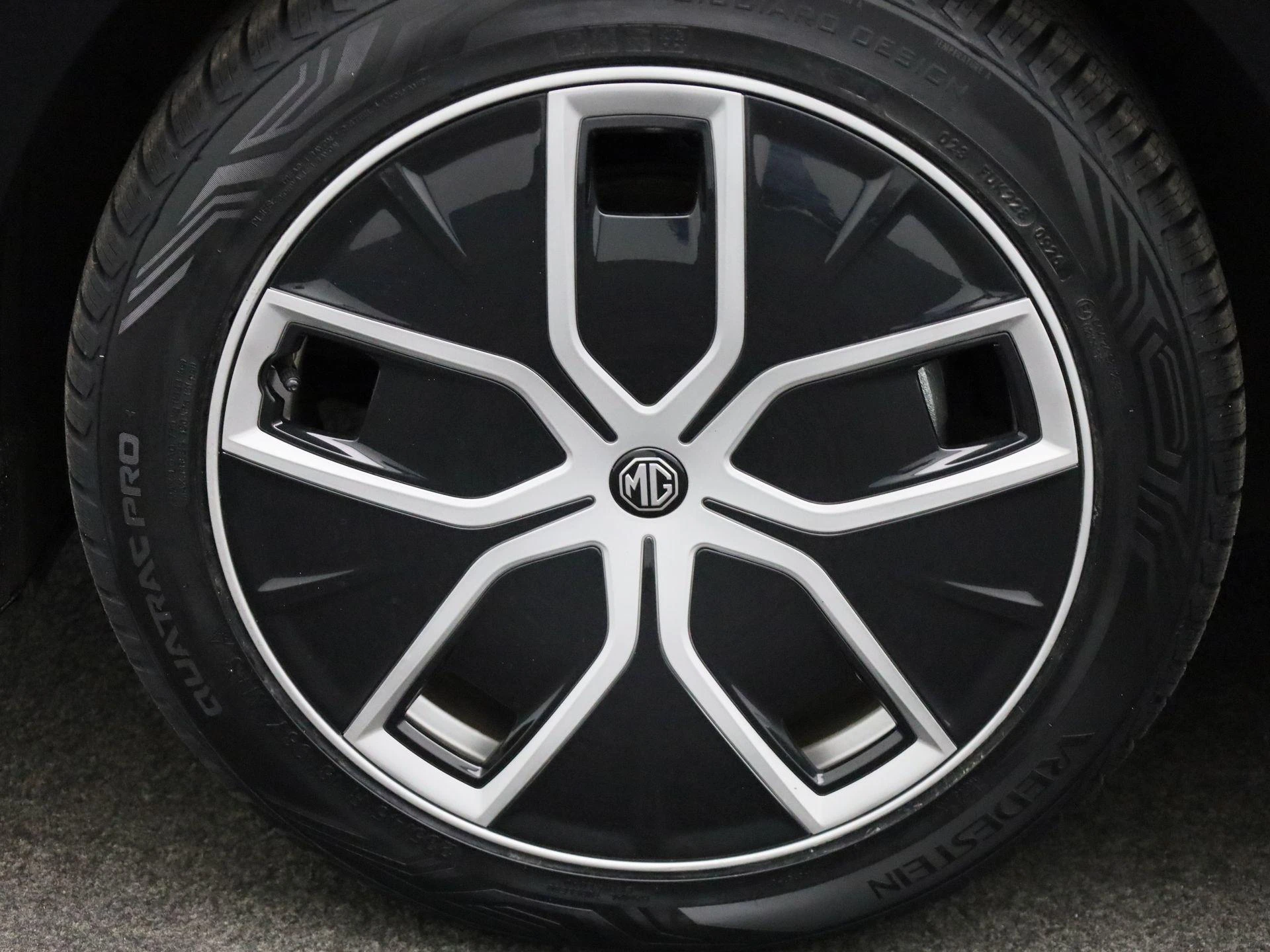 MG-MG4 EV-image-12