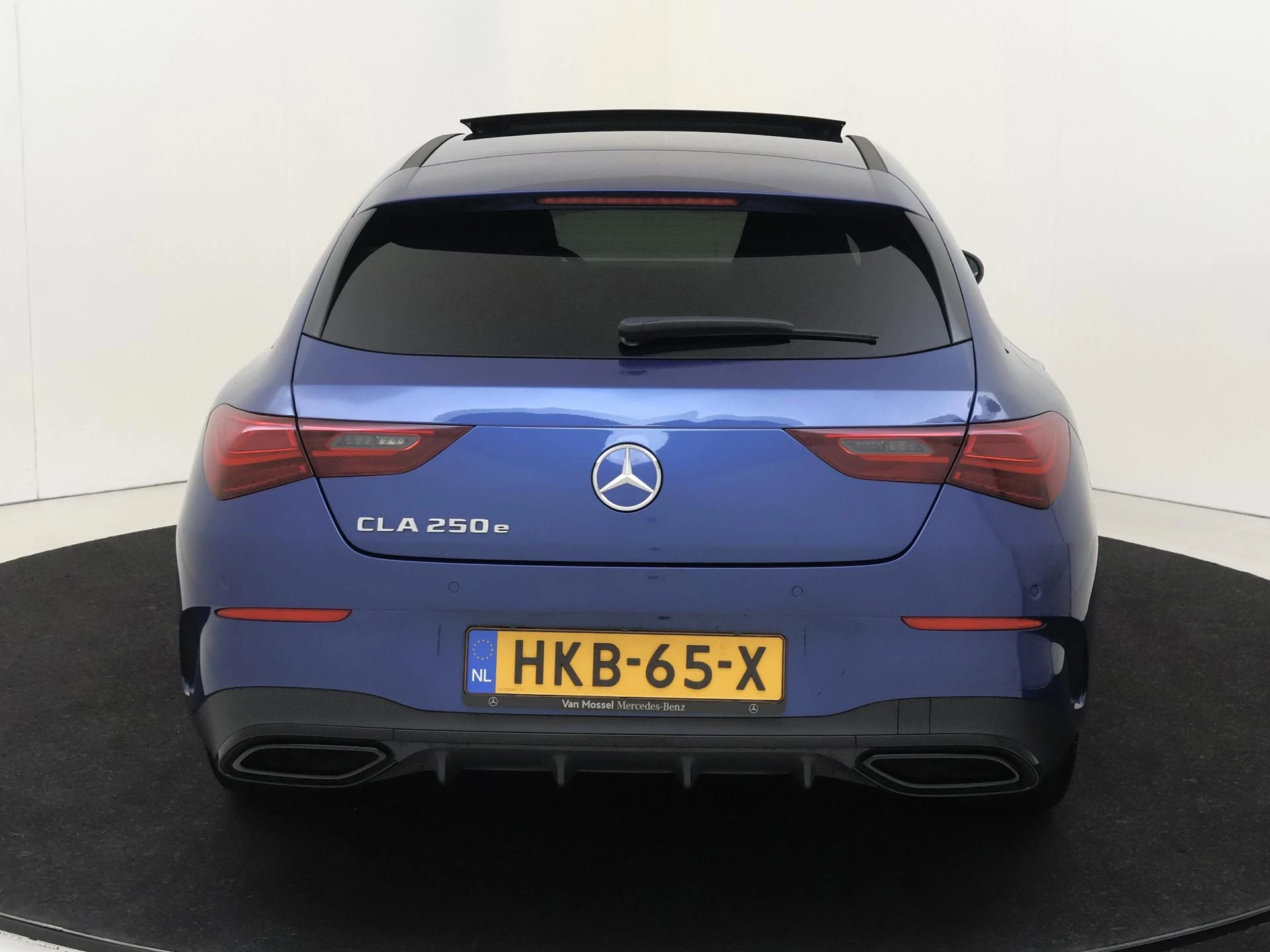Mercedes-Benz-CLA-image-6