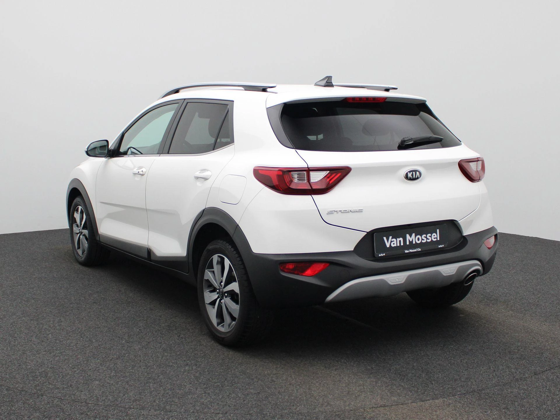 Kia-Stonic-image-1