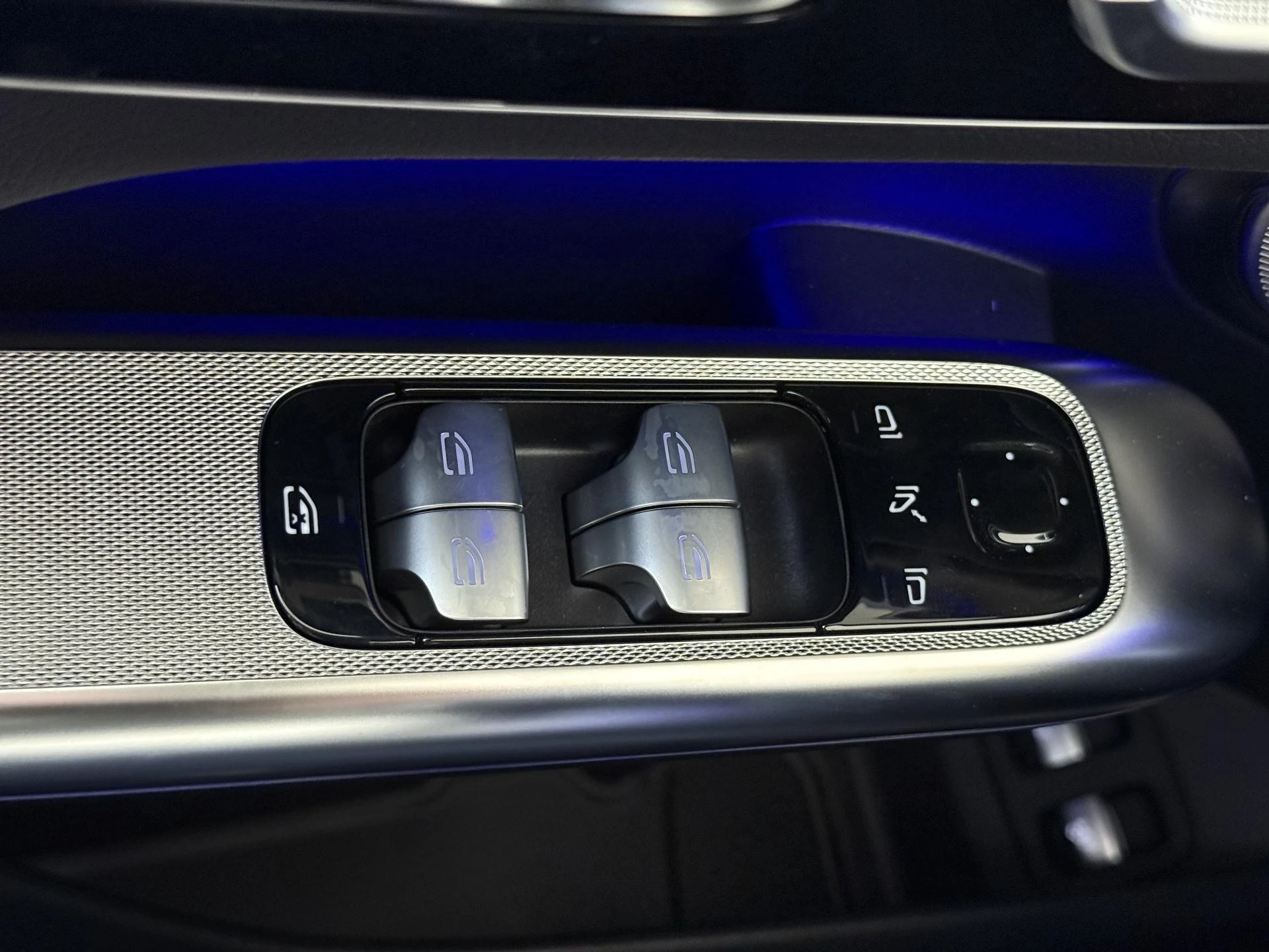 Mercedes-Benz-GLC-image-27