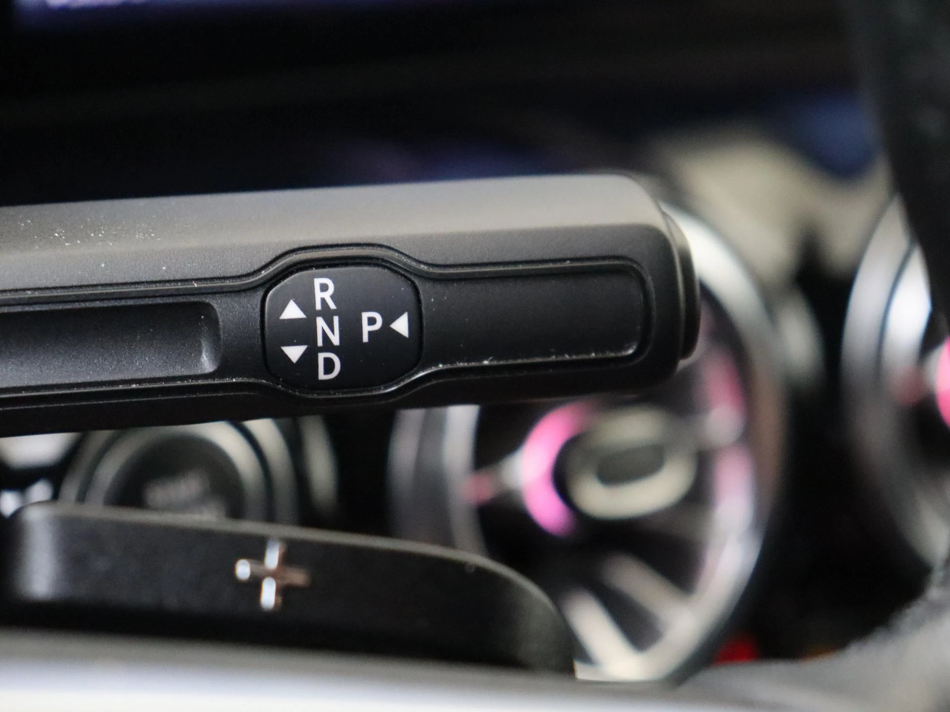 Mercedes-Benz-GLA-image-14
