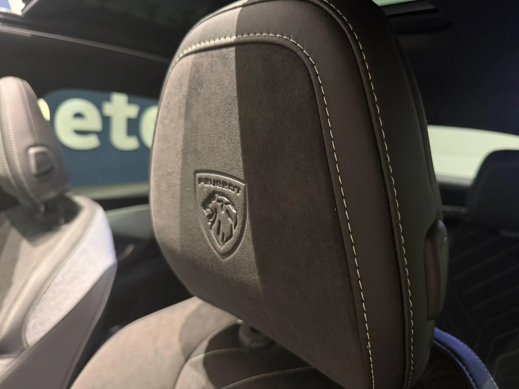 Peugeot-e-3008-image-21