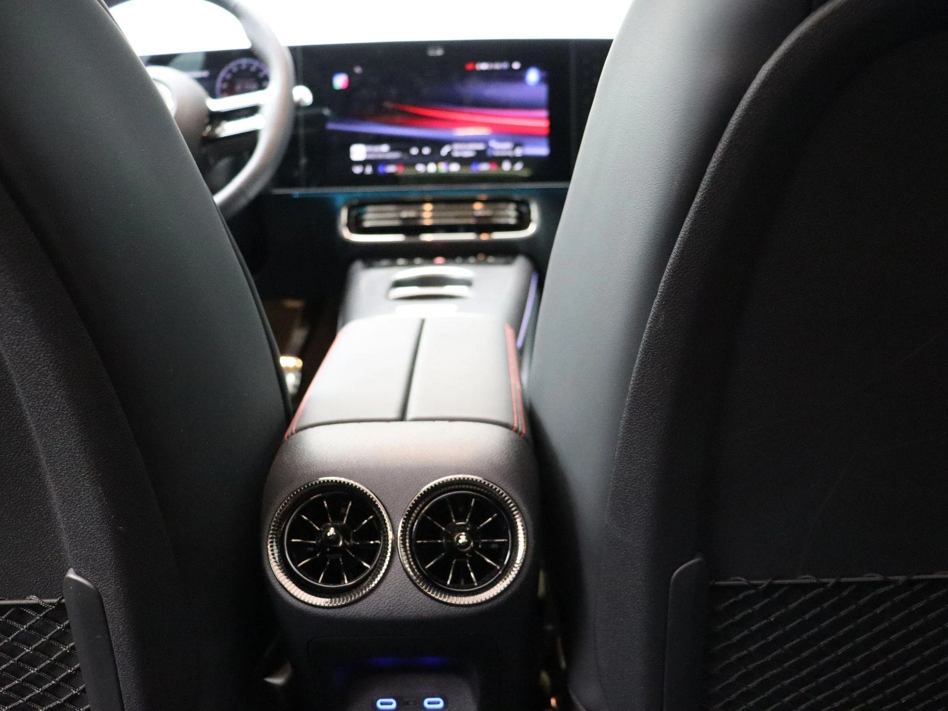 Mercedes-Benz-CLA-image-22