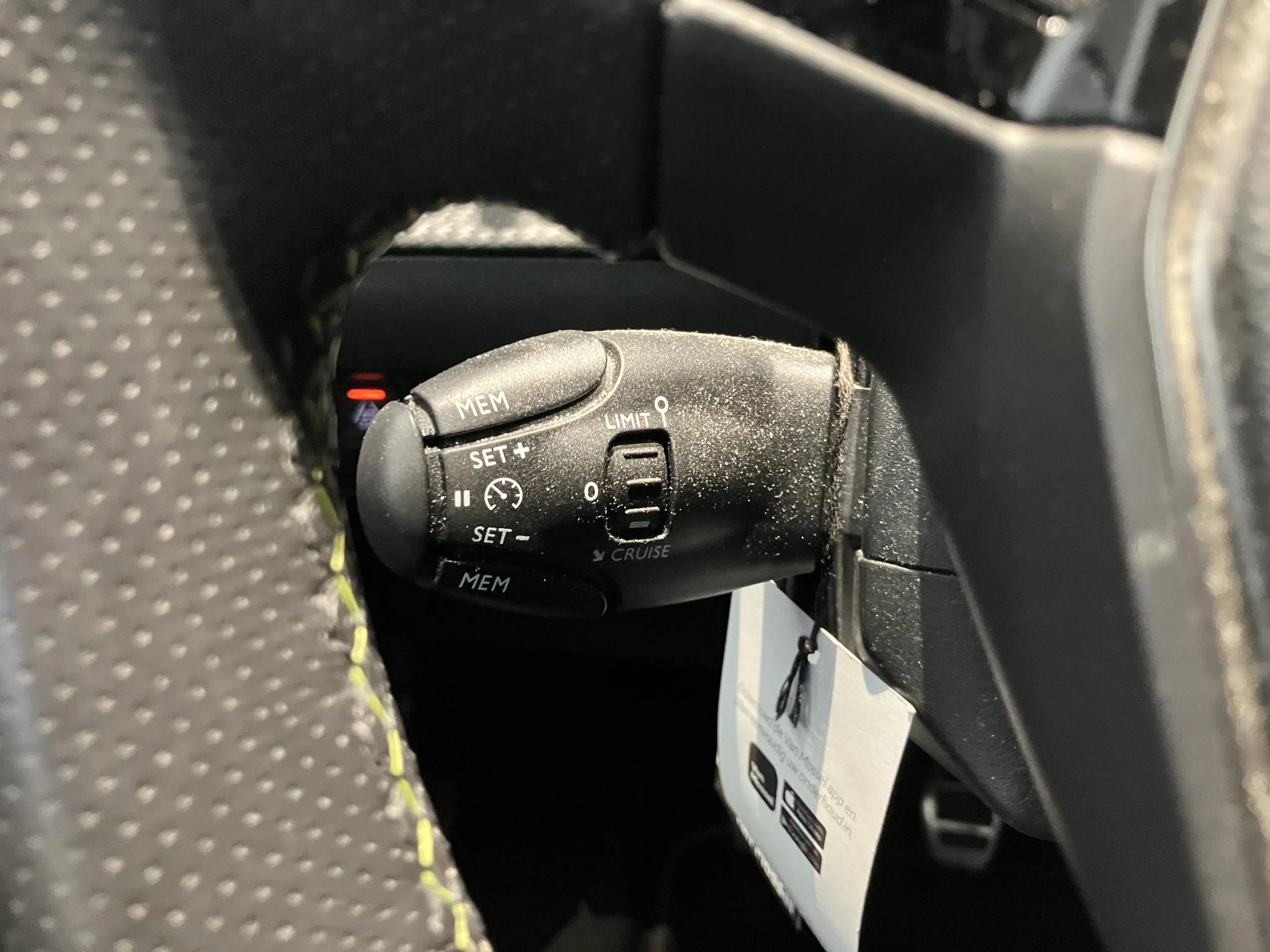 Peugeot-208-image-17