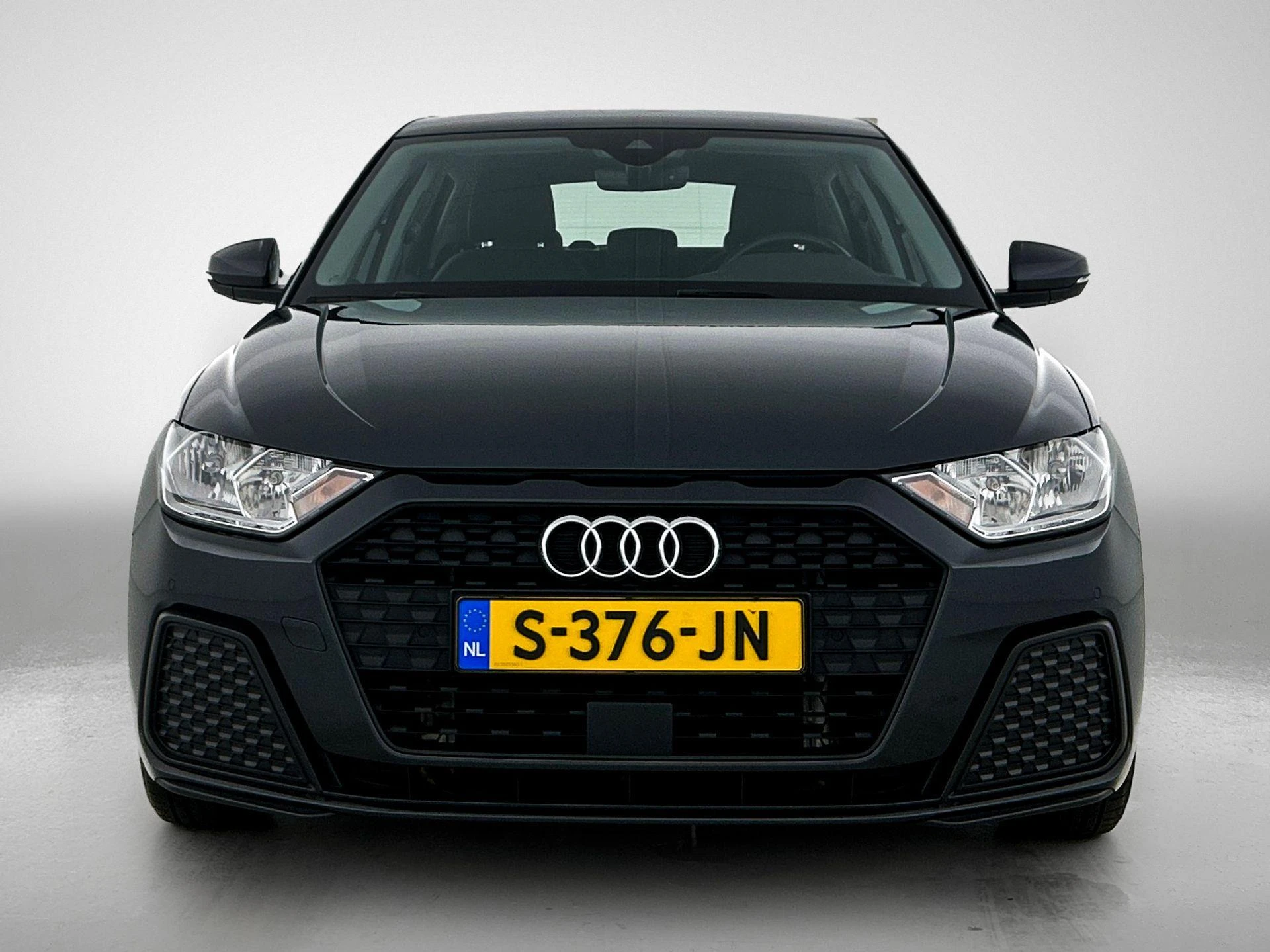 Audi-A1 Sportback-image-1