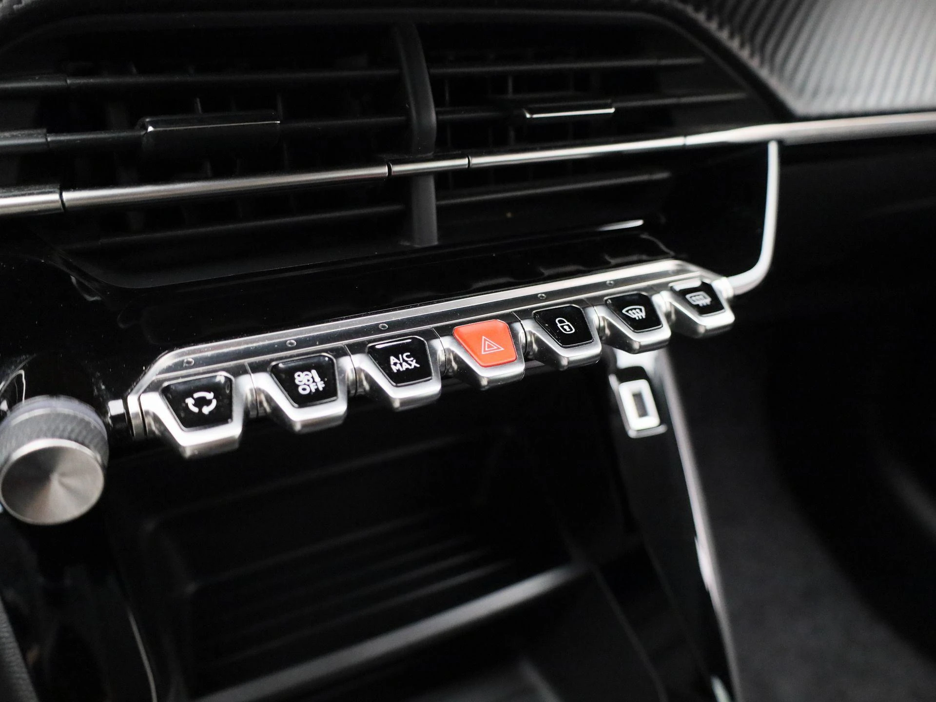 Peugeot-208-image-22