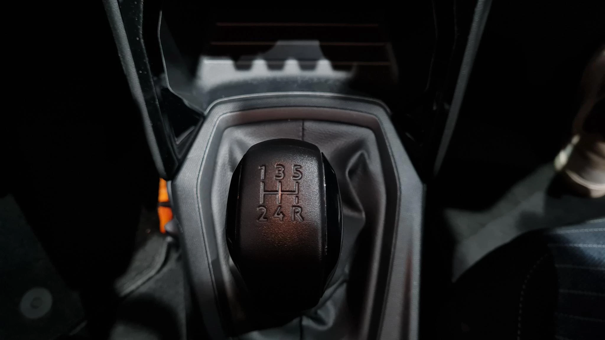 Peugeot-208-image-23