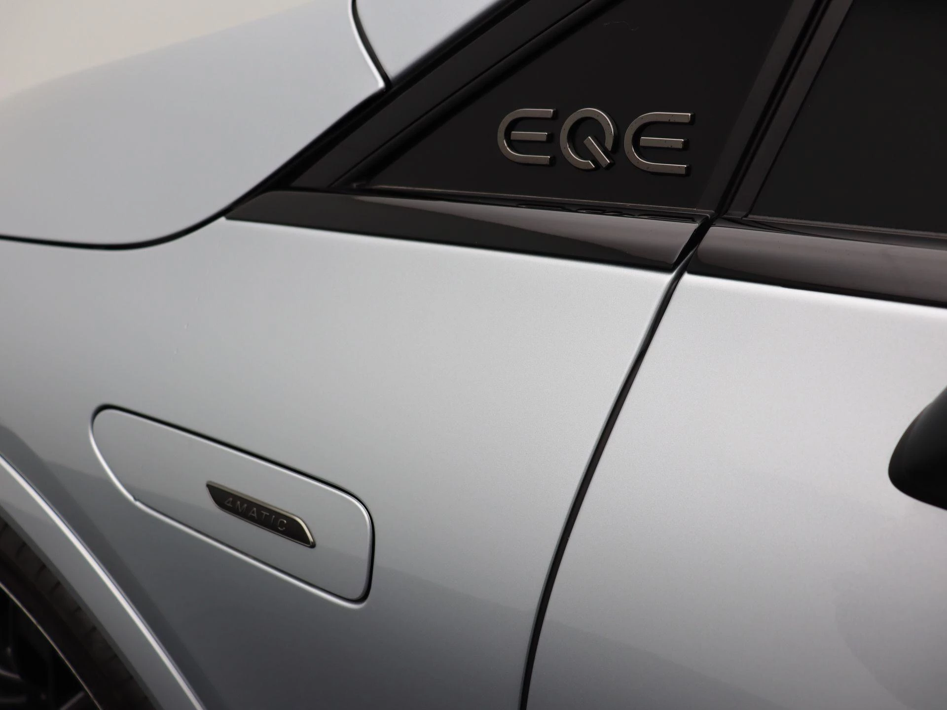 Mercedes-Benz EQE SUV 43 4MATIC Night Edition + NAPPA + PANO DAK + DIGITAL LIGHT + HYPERSCREEN +