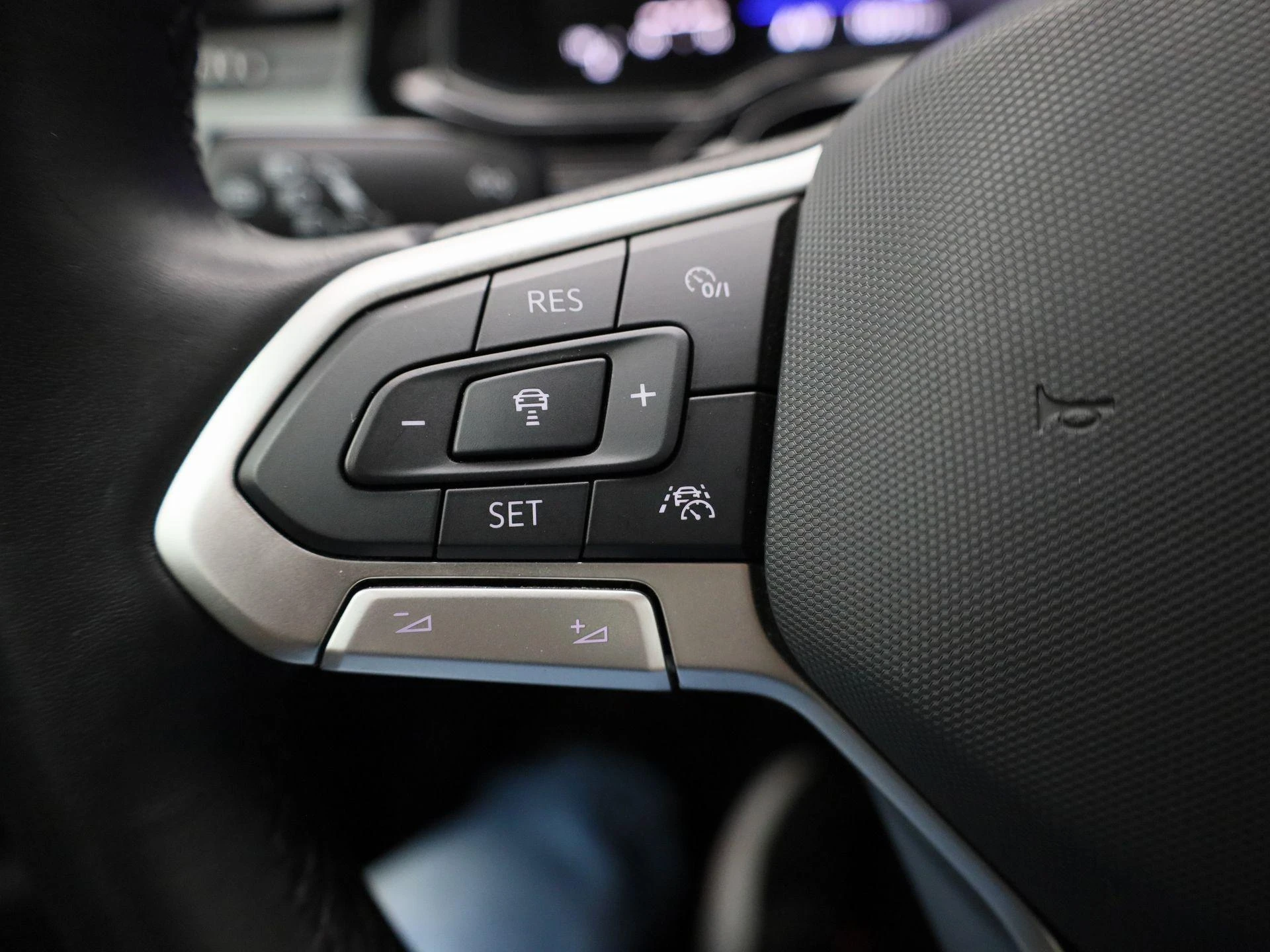 Volkswagen-Polo-image-17