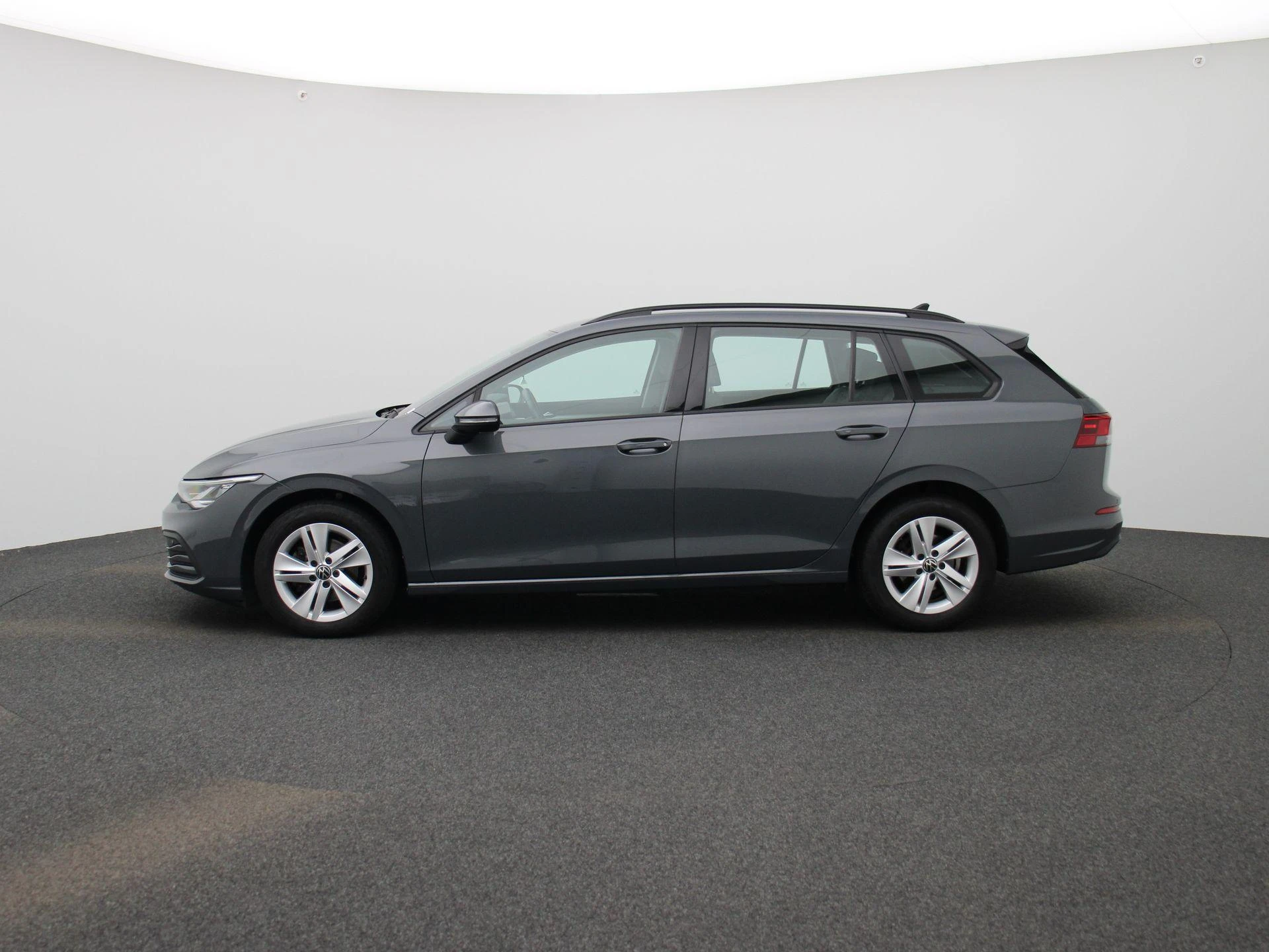 Volkswagen-Golf-image-3