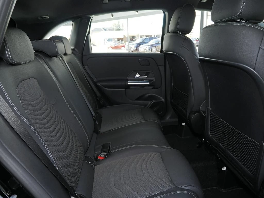 Mercedes-Benz-B-Klasse 180 d-image-11