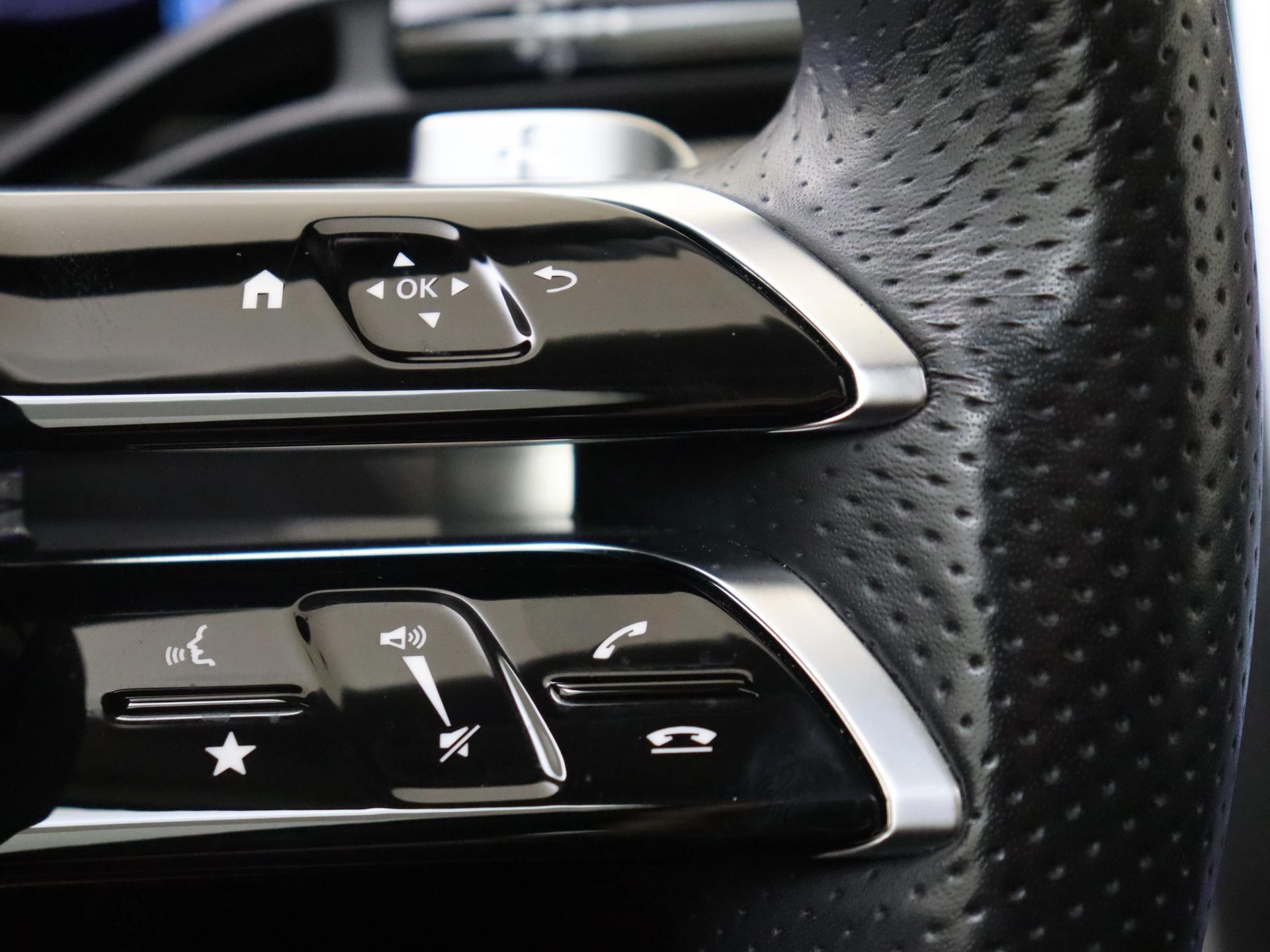 Mercedes-Benz-C-Klasse-image-13