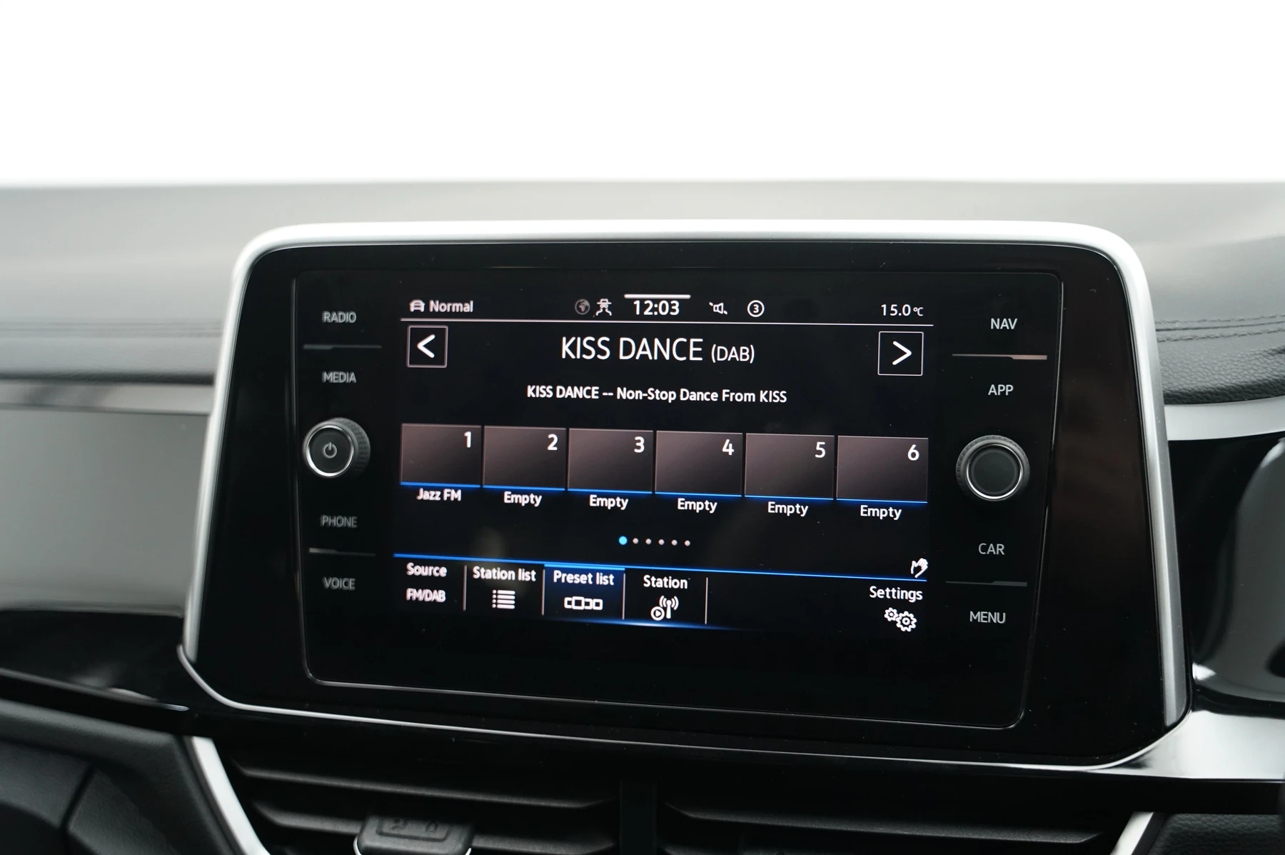 Volkswagen-T-Roc-image-24