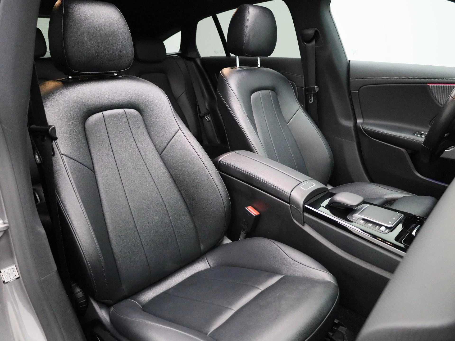 Mercedes-Benz-CLA-image-52