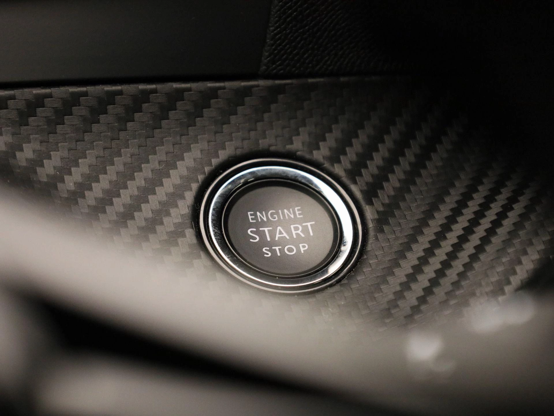Peugeot-e-208-image-22