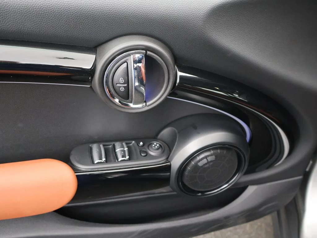 MINI-Cabrio-image-19