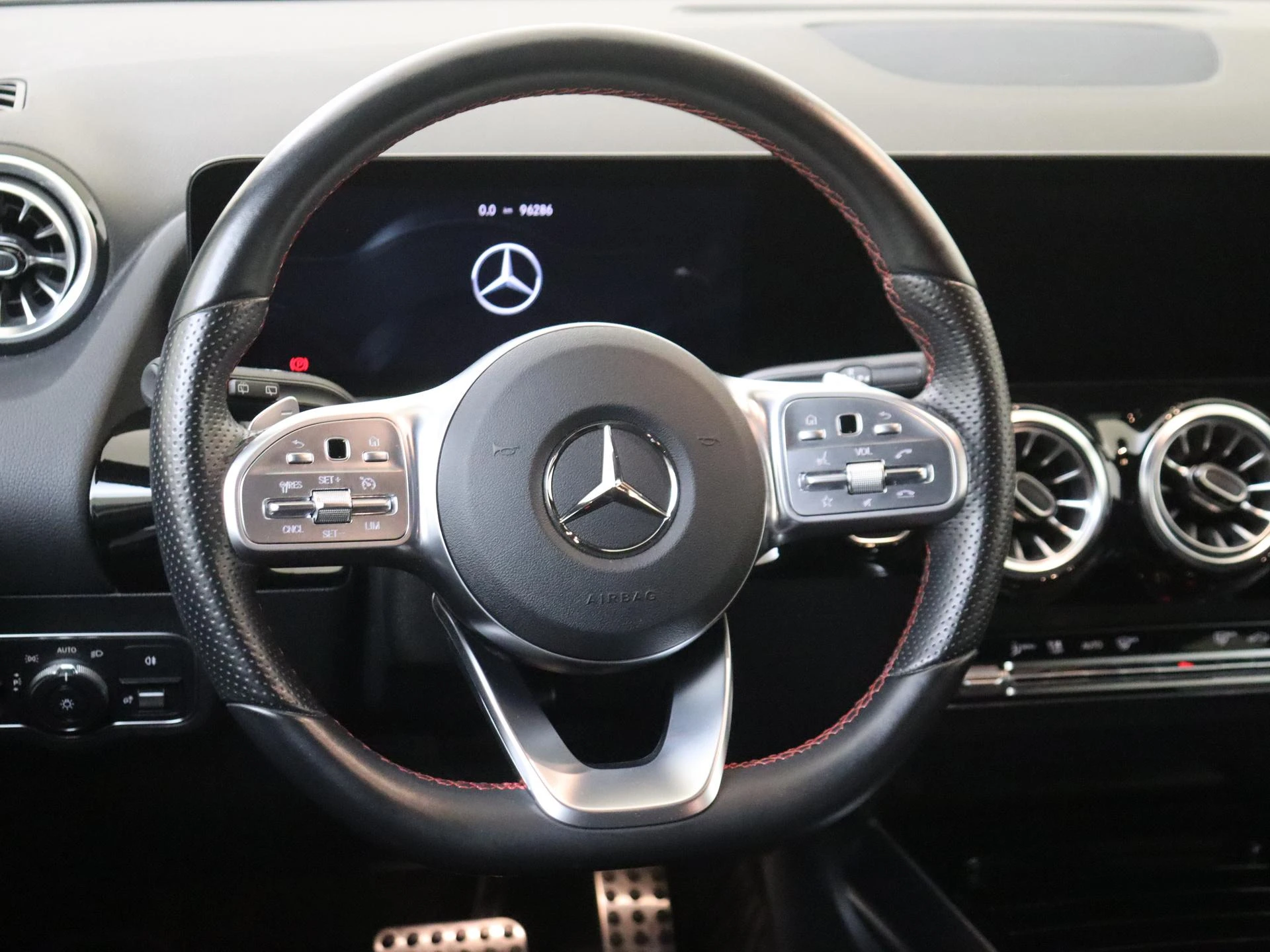 Mercedes-Benz-B-Klasse-image-9