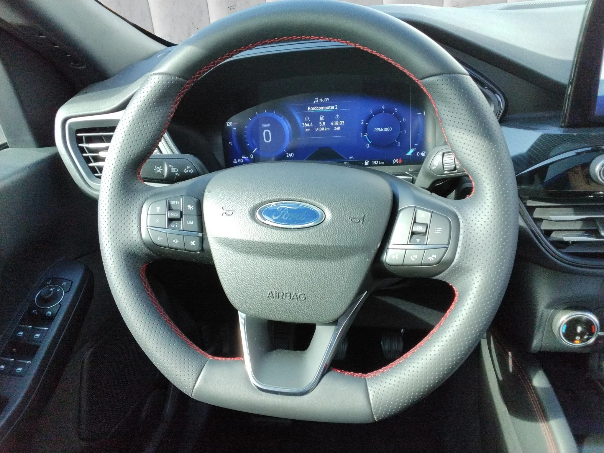Ford-Kuga-image-12