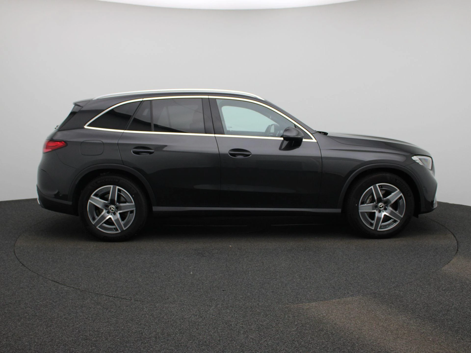Mercedes-Benz-GLC-image-5