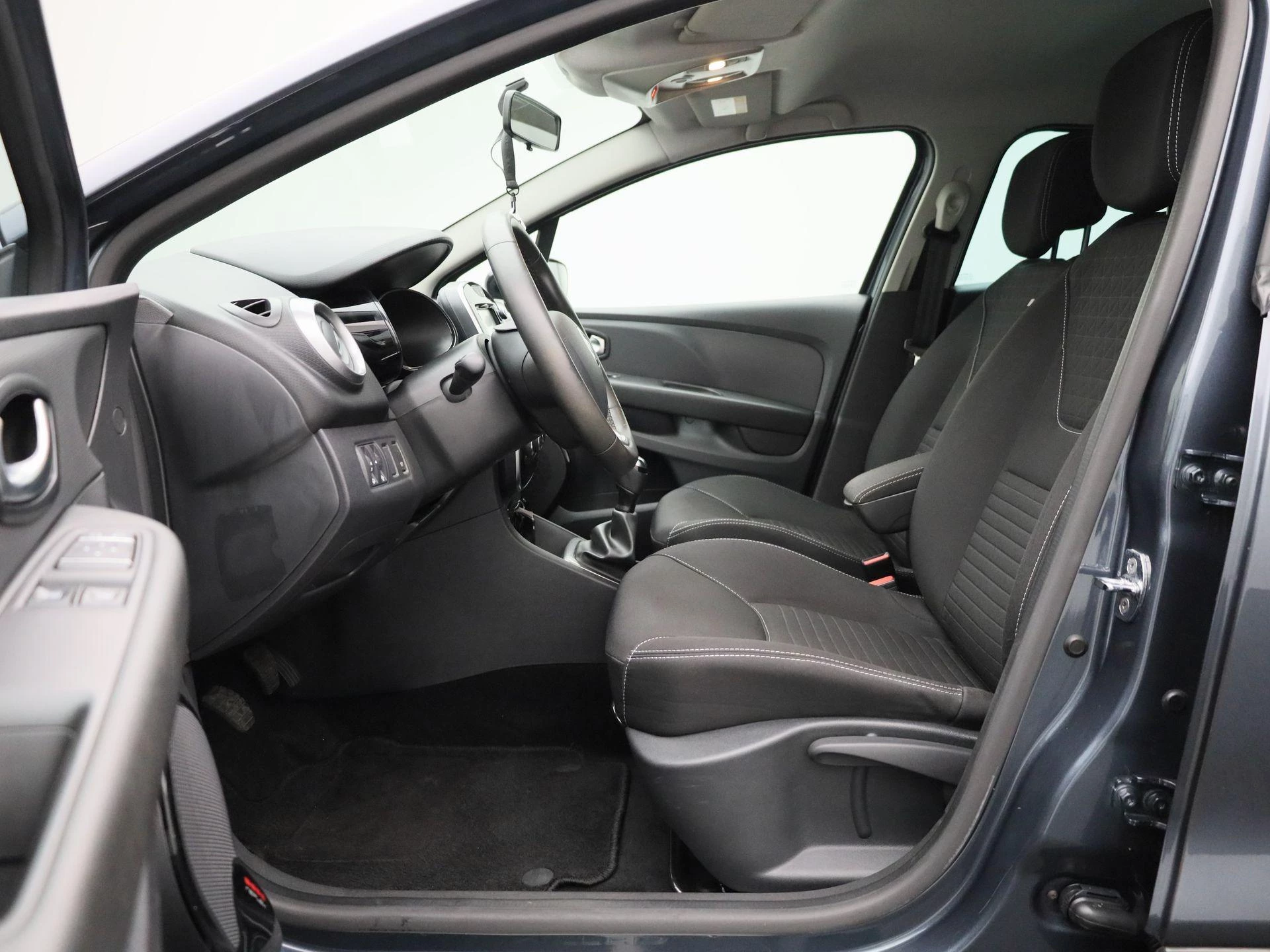 Renault-Clio-image-10